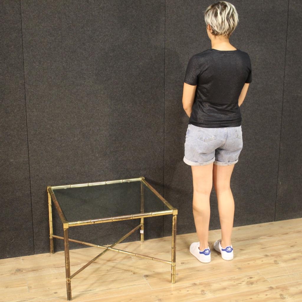 table basse moderne française du 20e siècle en laiton doré avec plateau en verre, 1960 en vente 5