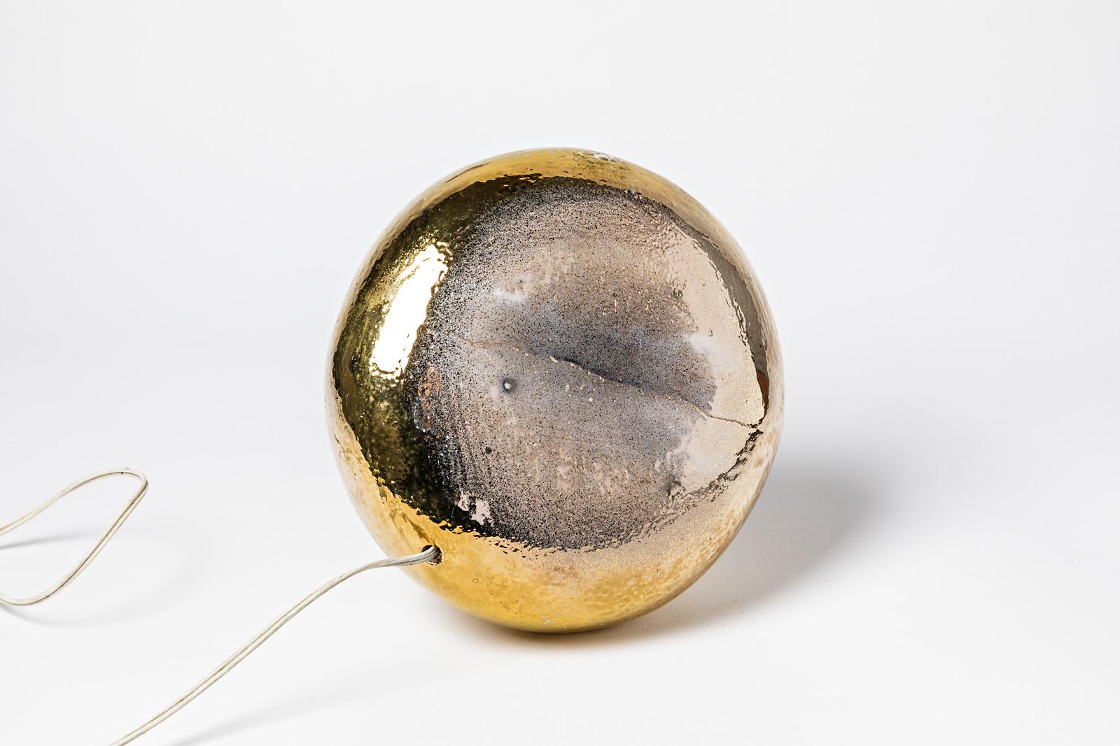 20th Century Golden Ceramic Table Lamp Shinny Gold Colors, circa 1950 In Good Condition For Sale In Neuilly-en- sancerre, FR