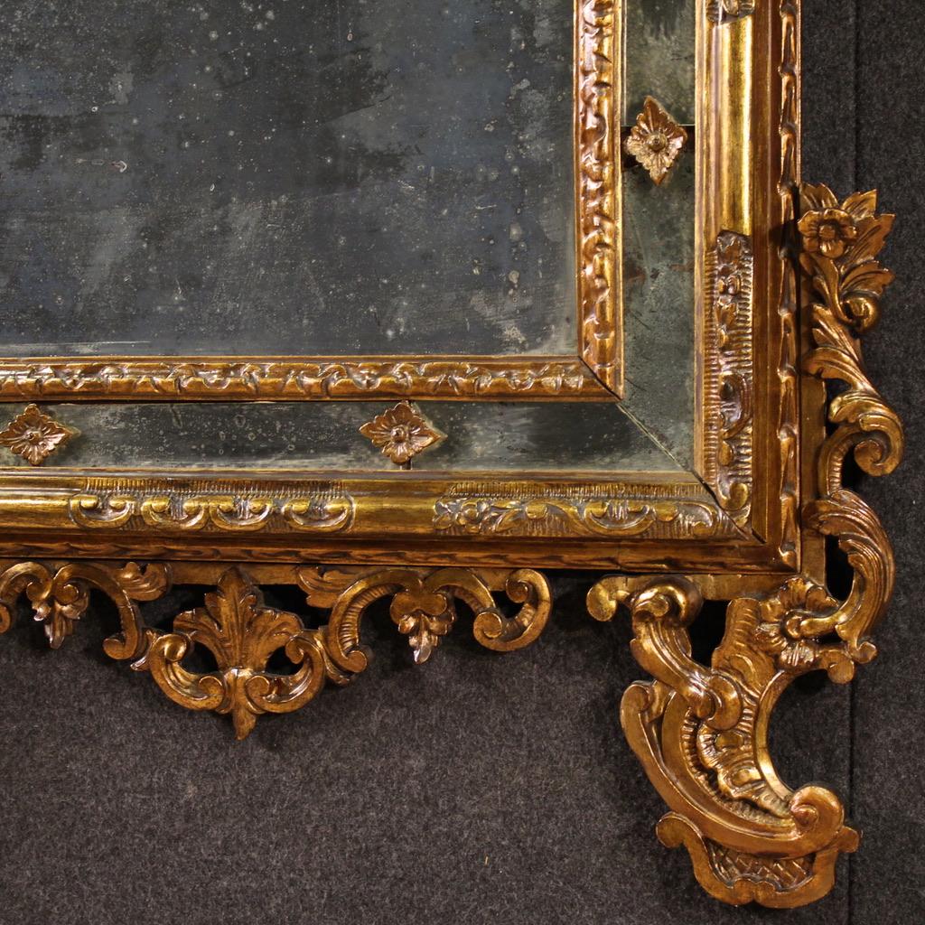 20e siècle Miroir italien en bois doré de style Louis XVI, 1920 en vente 5