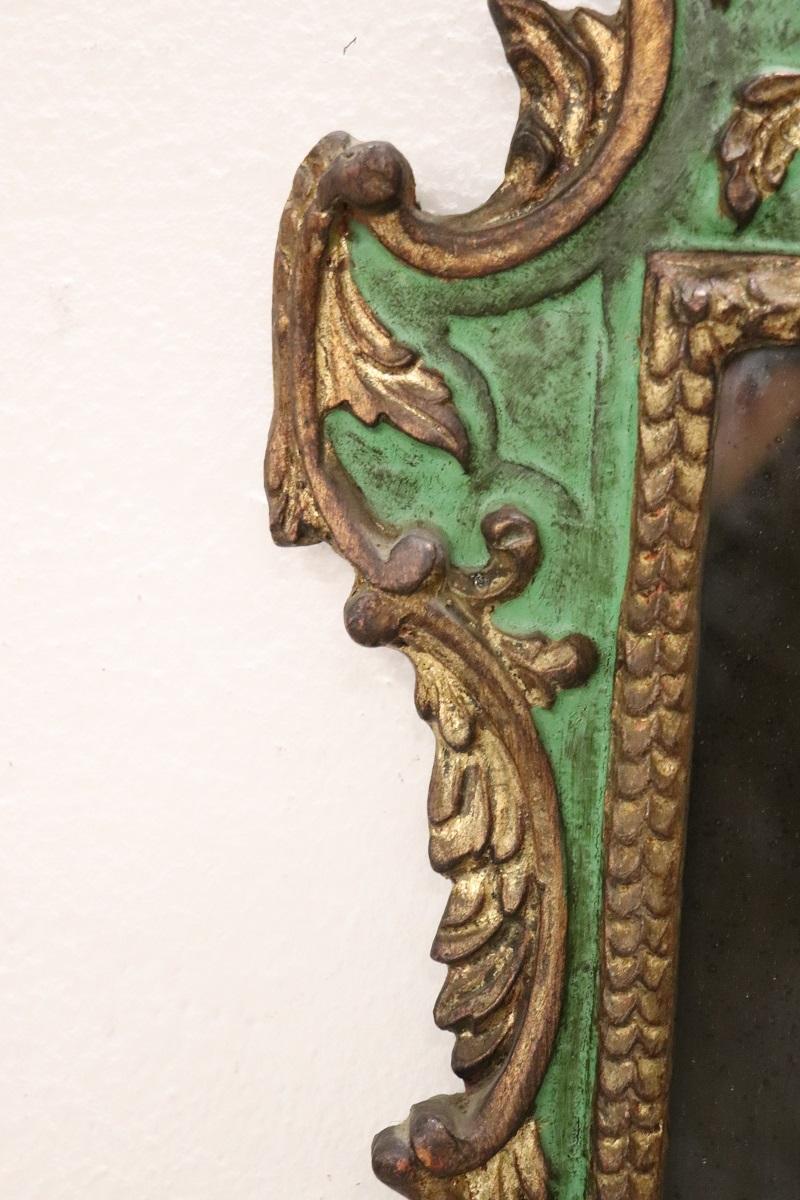 20th Century Gothic Style Carved Wood Wall Mirror In Good Condition For Sale In Casale Monferrato, IT