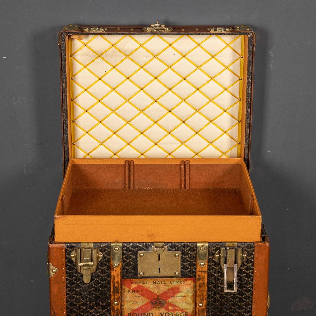 20th Century Goyard Steamer Trunk With Chevron Pattern, Paris, c.1920 For Sale 4