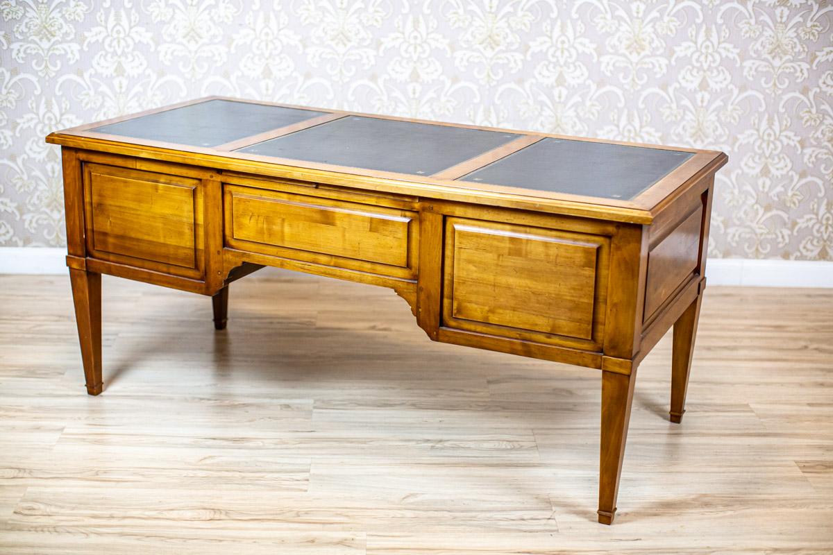 20th Century Grand Ash Prewar Desk with Brass Fillings For Sale 12
