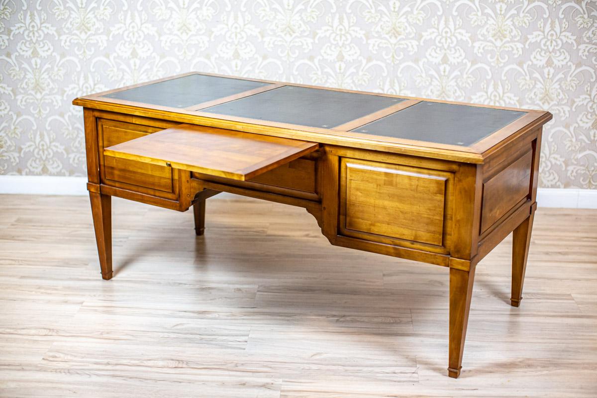 20th Century Grand Ash Prewar Desk with Brass Fillings For Sale 13