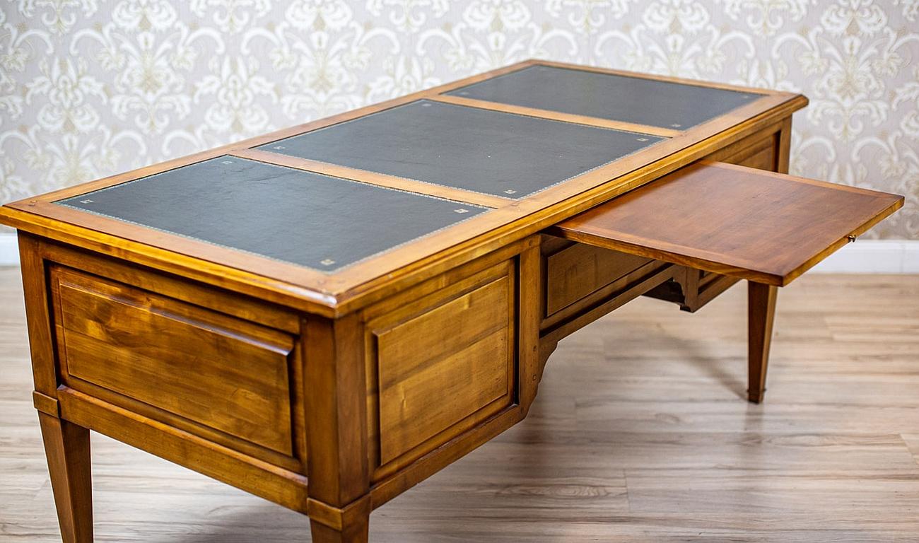 20th Century Grand Ash Prewar Desk with Brass Fillings For Sale 15