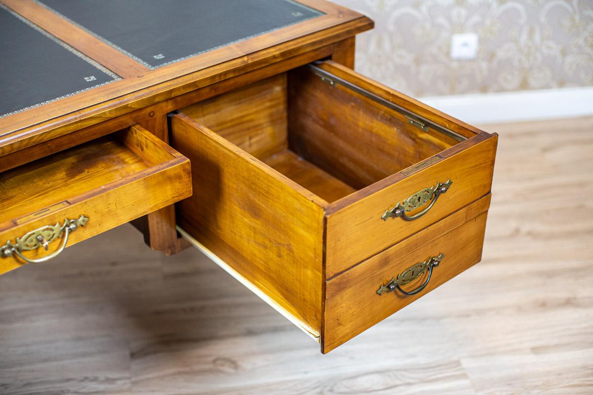 20th Century Grand Ash Prewar Desk with Brass Fillings For Sale 2