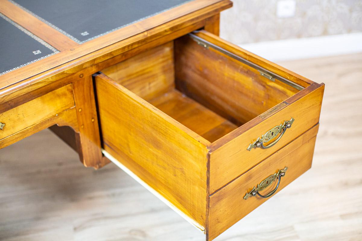 20th Century Grand Ash Prewar Desk with Brass Fillings For Sale 5