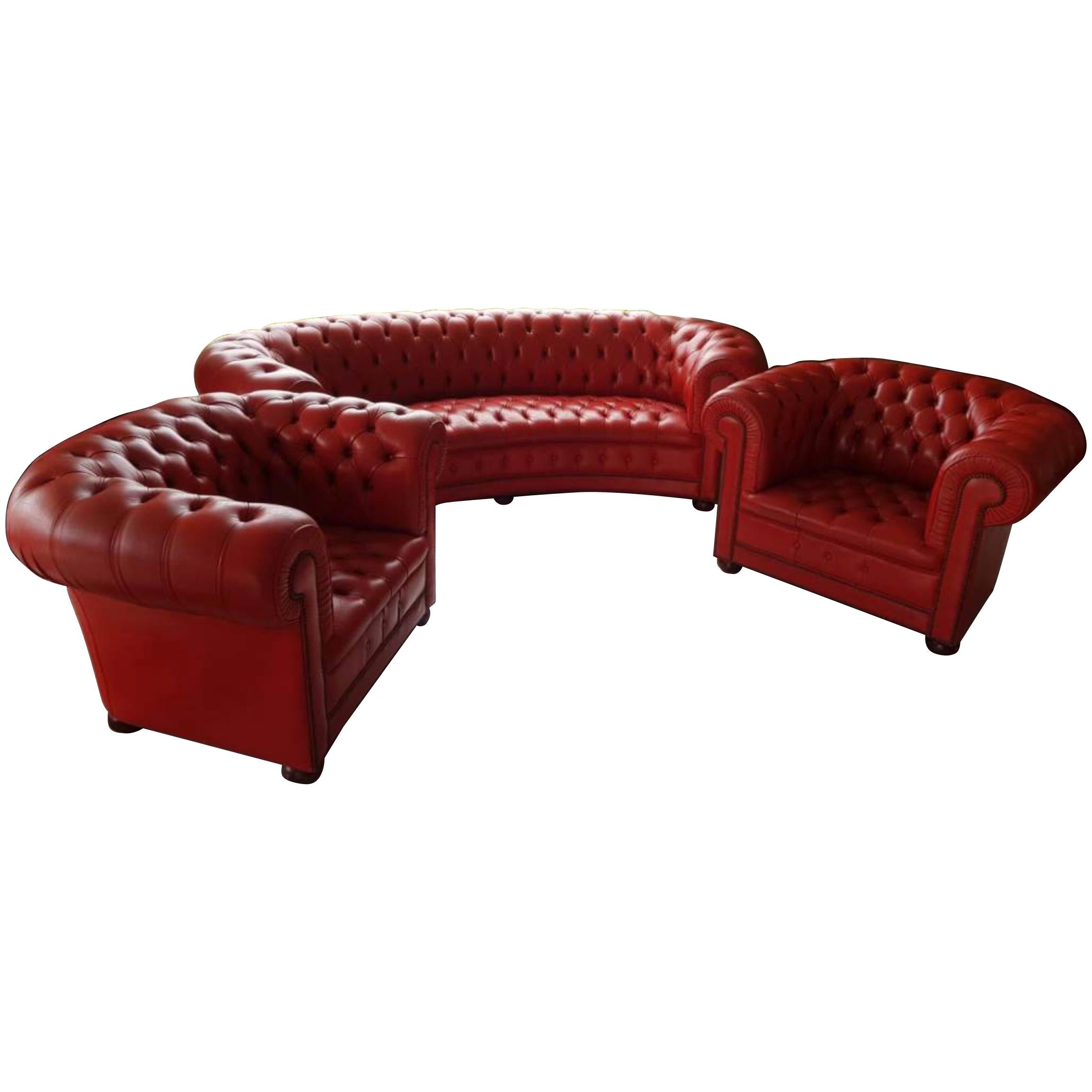 20th Century Grand Red Leather Chesterfield Oval Canapé, England 1