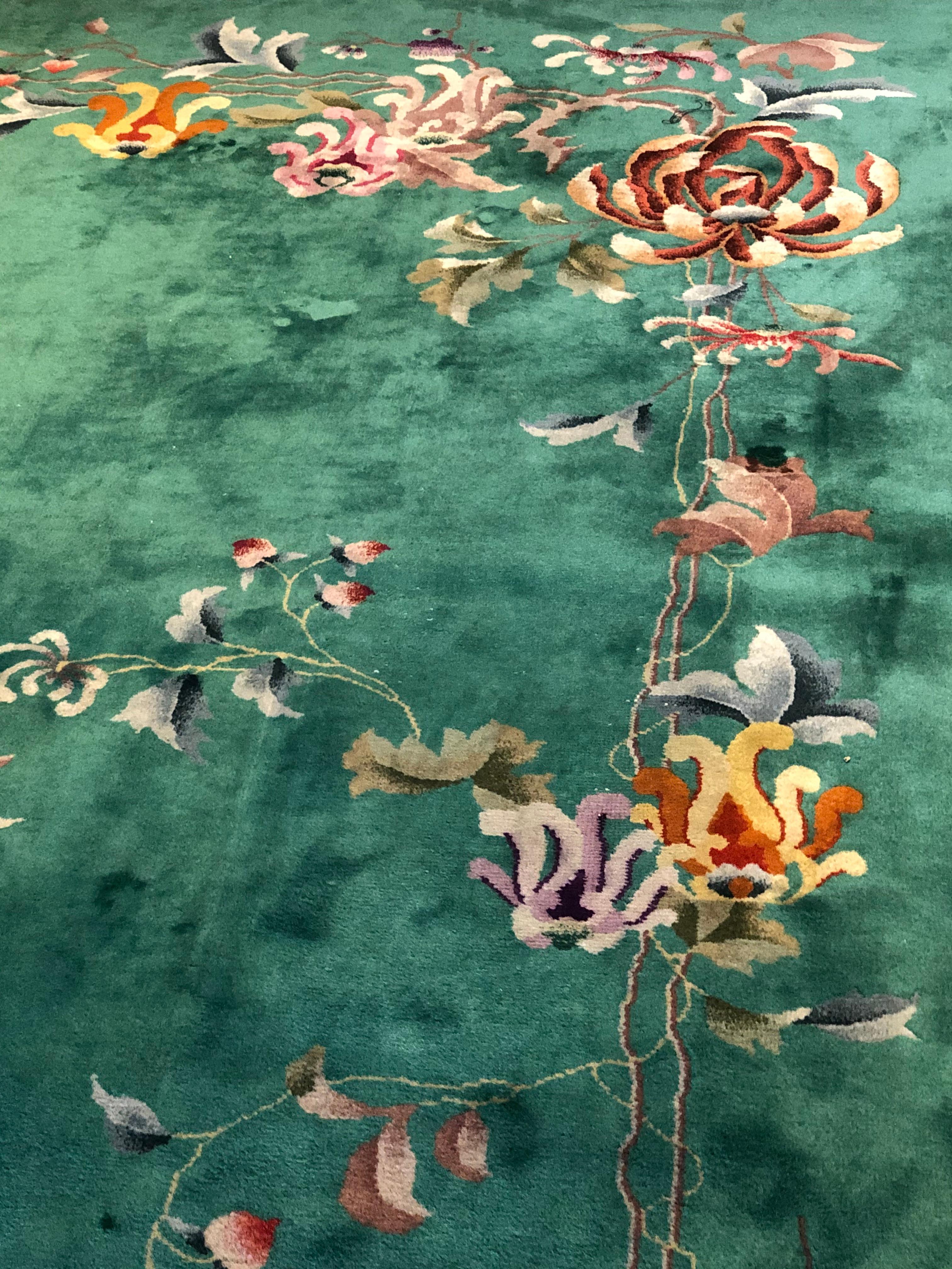 20th Century Green and Flowers Chinese Art Deco Nichols in Wool Rug, 1920-1940 4