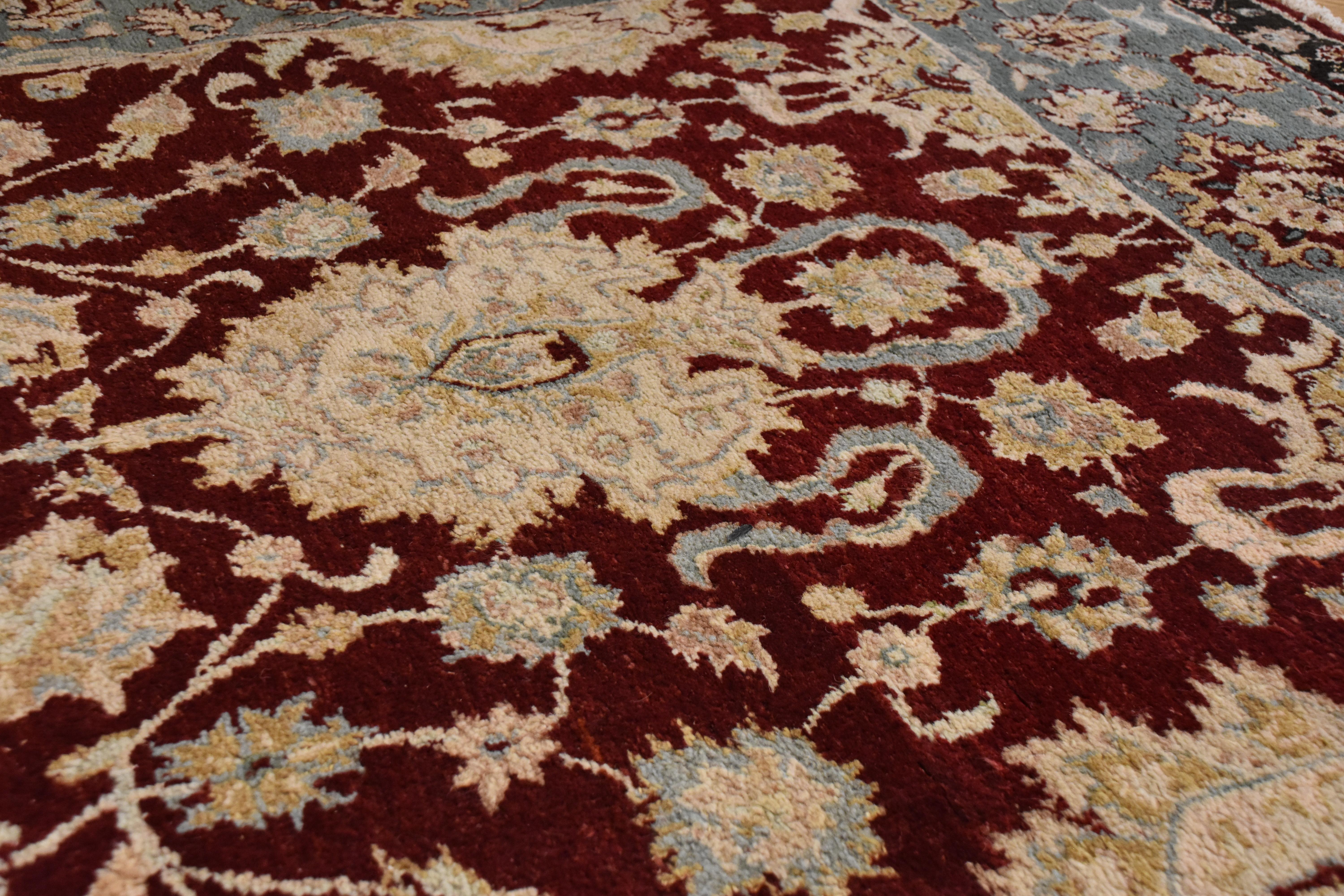 20th Century Green and Ruby Red in Wool Floreal Agra Indian Rug, circa 1900s For Sale 8