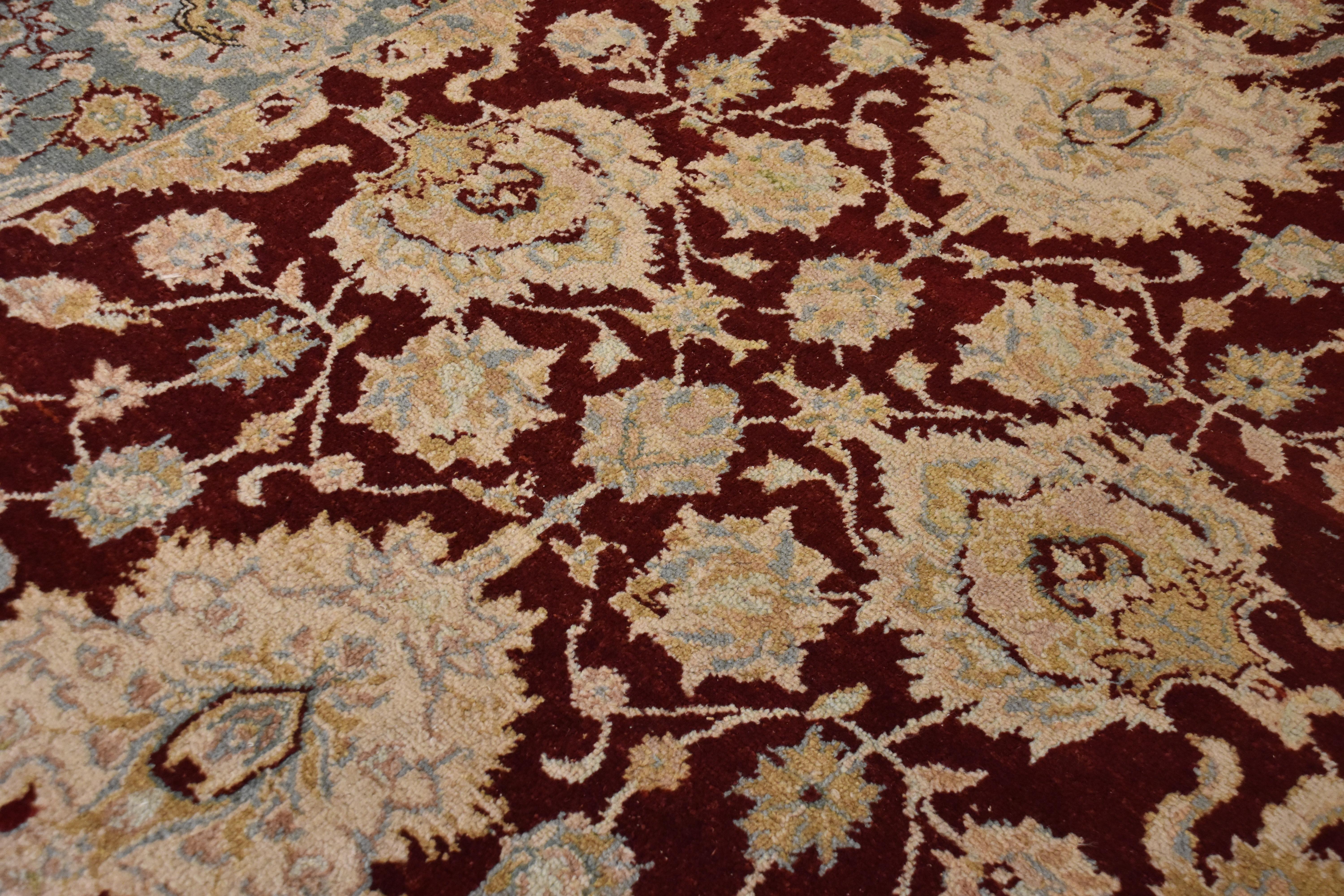 20th Century Green and Ruby Red in Wool Floreal Agra Indian Rug, circa 1900s For Sale 3