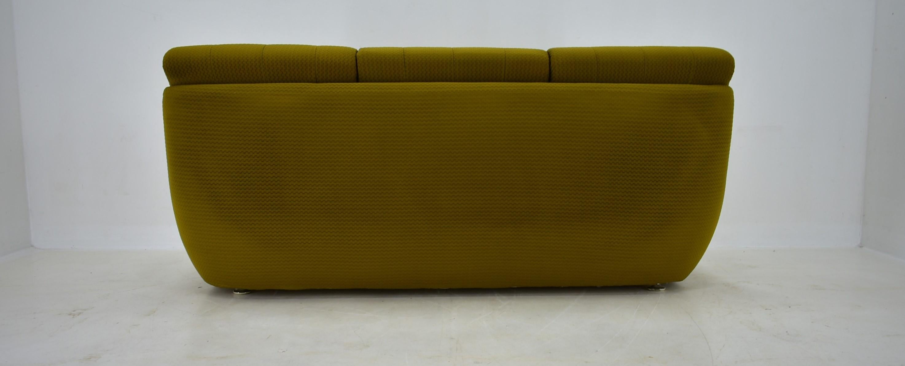 20th Century , Green  Atlantis Three seats Sofa, 1960s For Sale 5