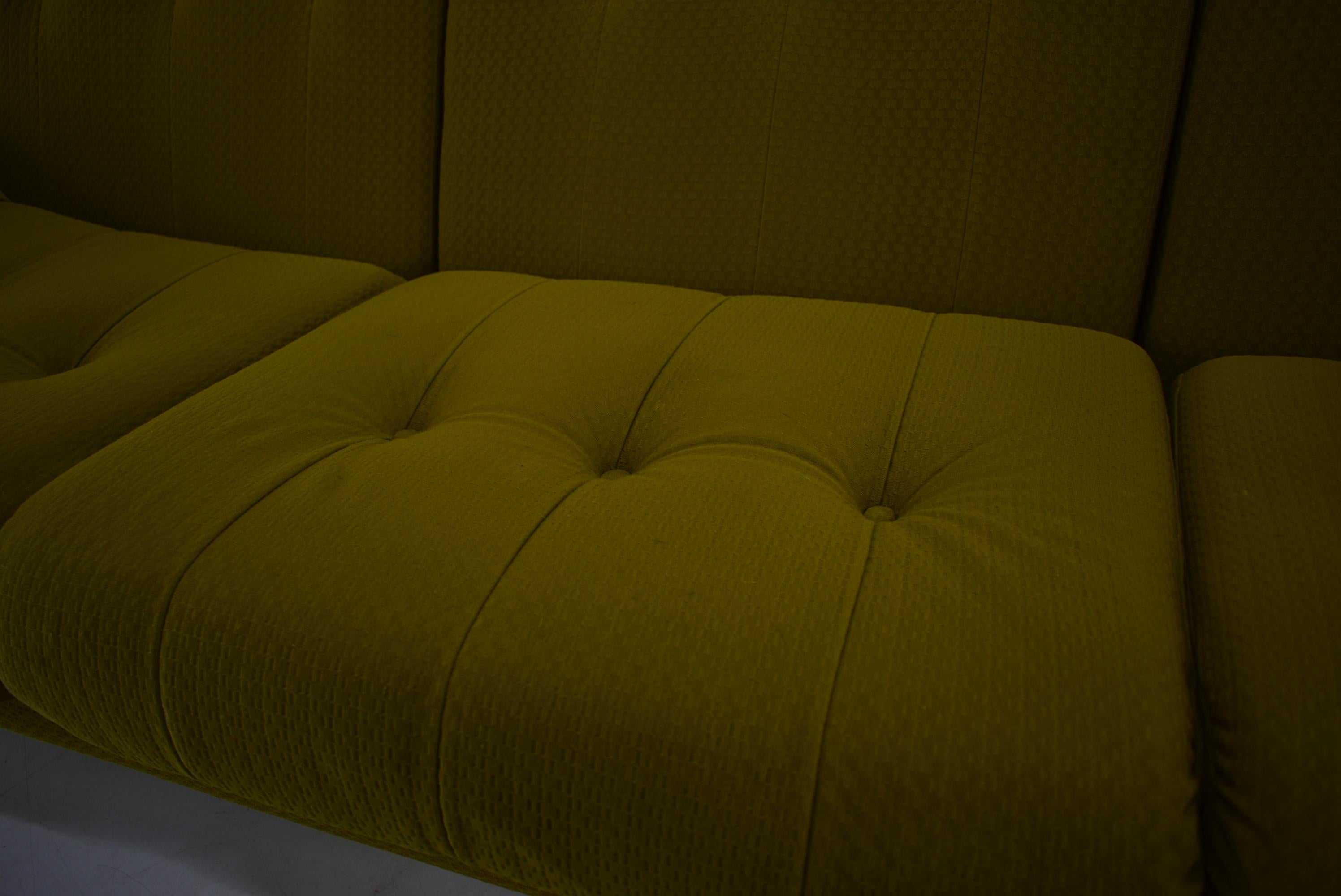 20th Century , Green  Atlantis Three seats Sofa, 1960s For Sale 11