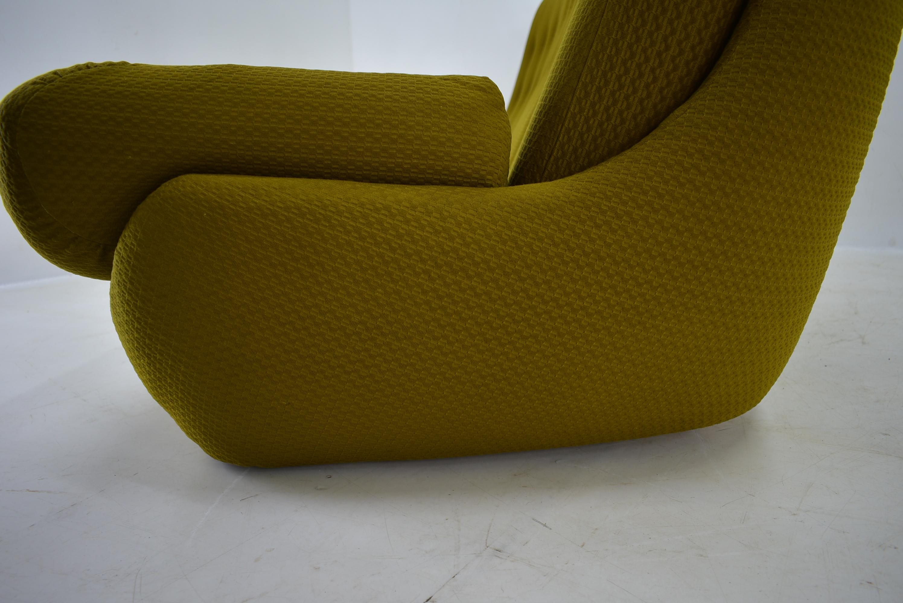 Mid-20th Century 20th Century , Green  Atlantis Three seats Sofa, 1960s