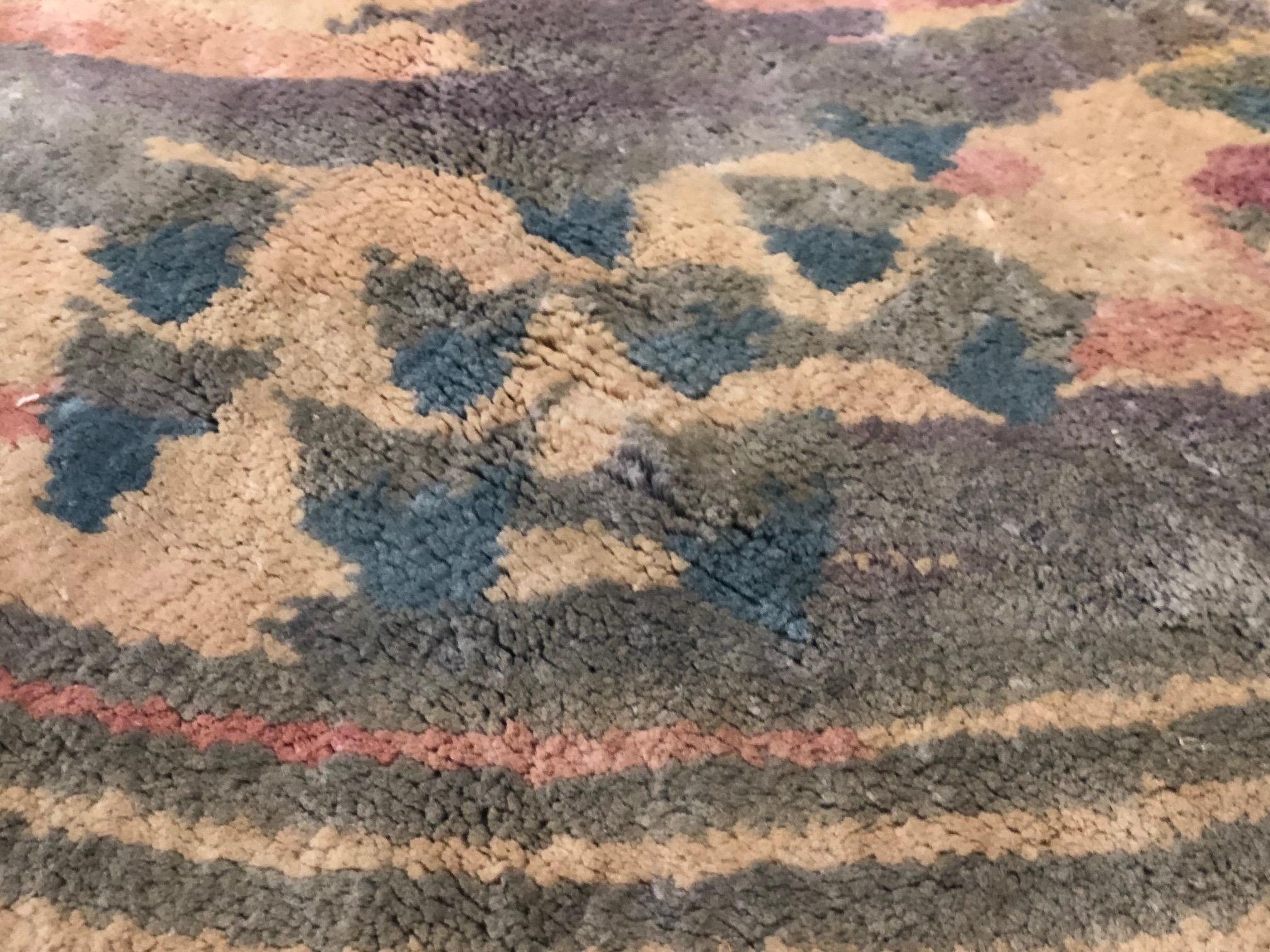 Annodato a mano Tappeto circolare Floreal Savonerie verde di Gabriel Englinger, 1920 circa in vendita