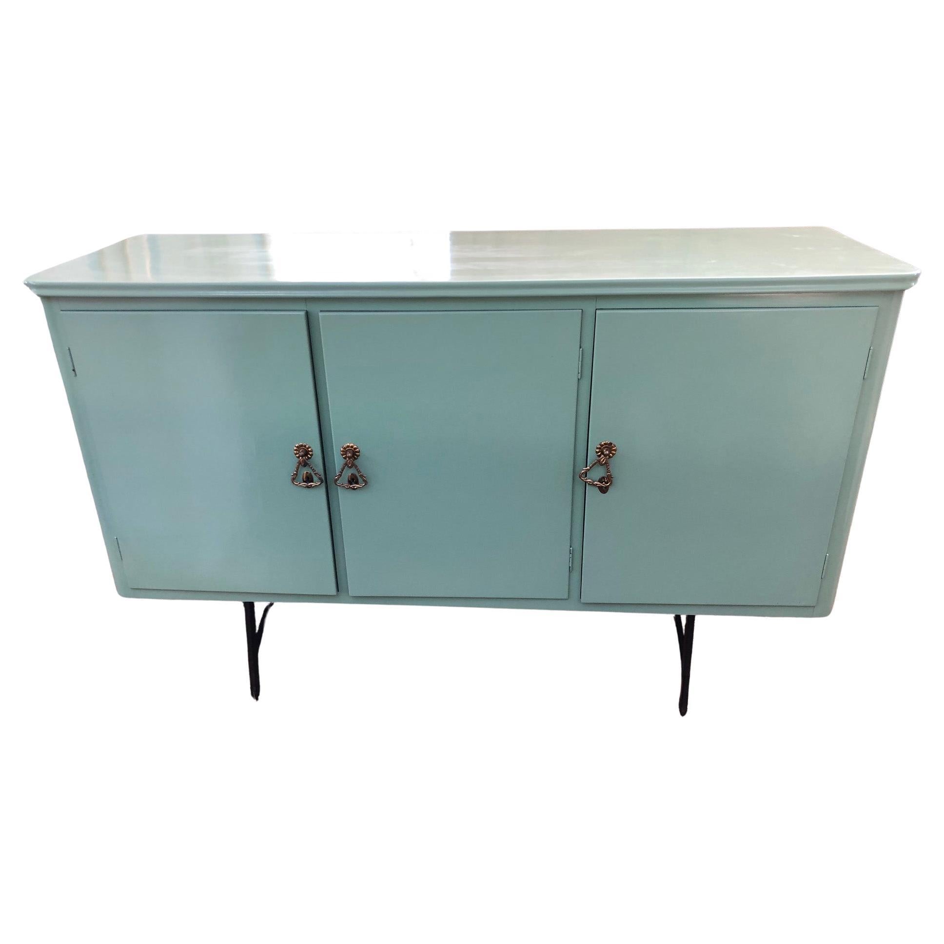 20th century green Italian sideboard, with three doors For Sale