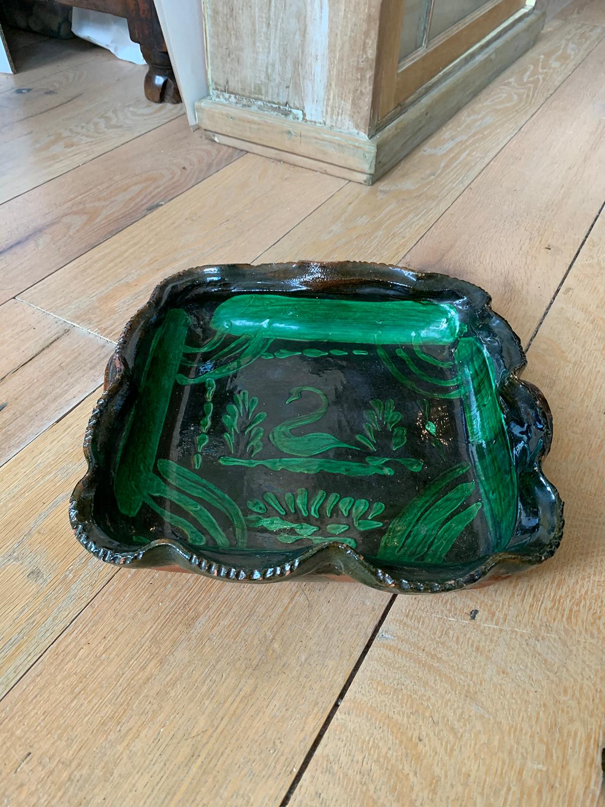 20th Century Green Painted Terracotta Bowl with Scalloped Edges and Swan Detail In Good Condition For Sale In Atlanta, GA
