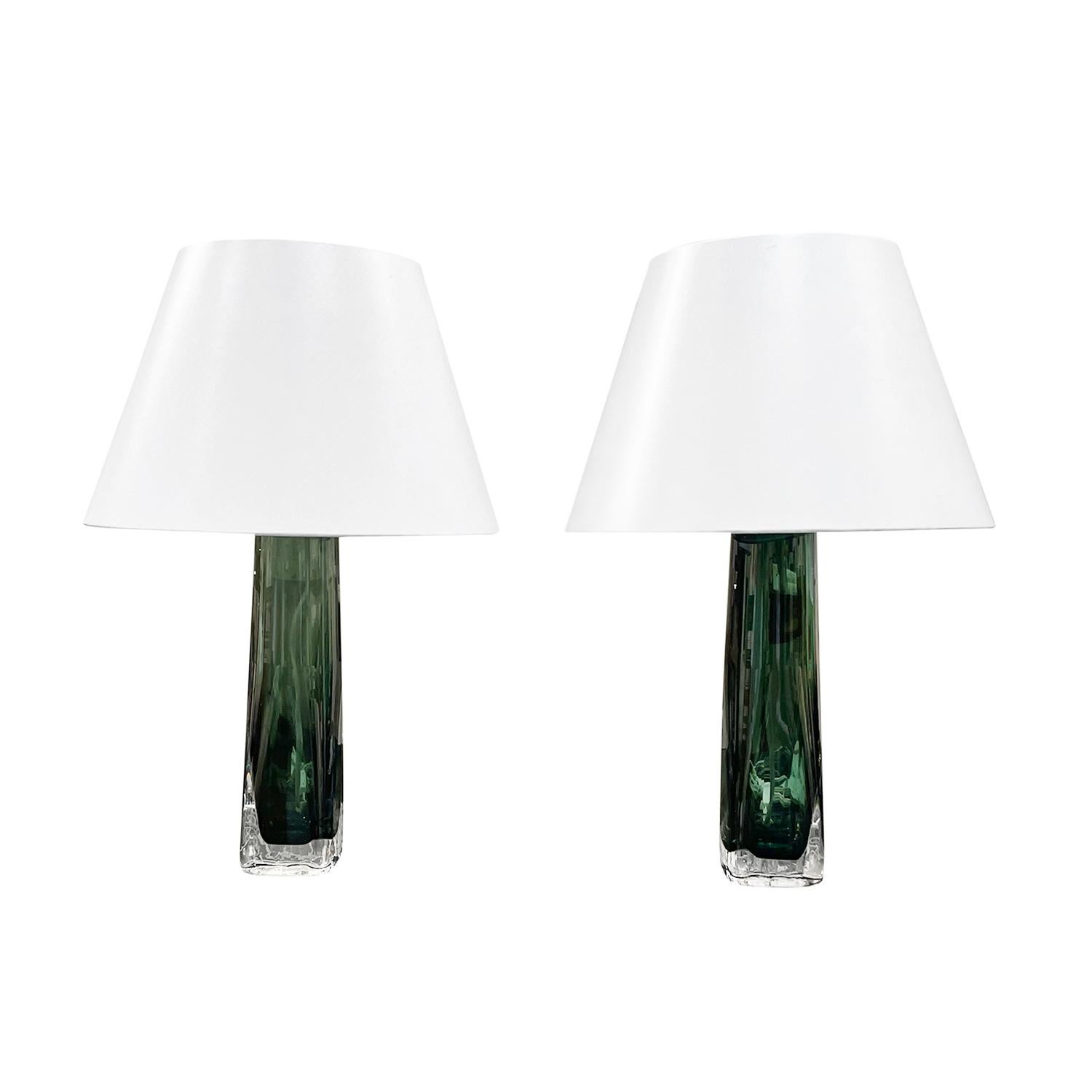 Hand-Crafted 20th Century Green Swedish Pair of Large Orrefors Table Lights by Carl Fagerlund For Sale
