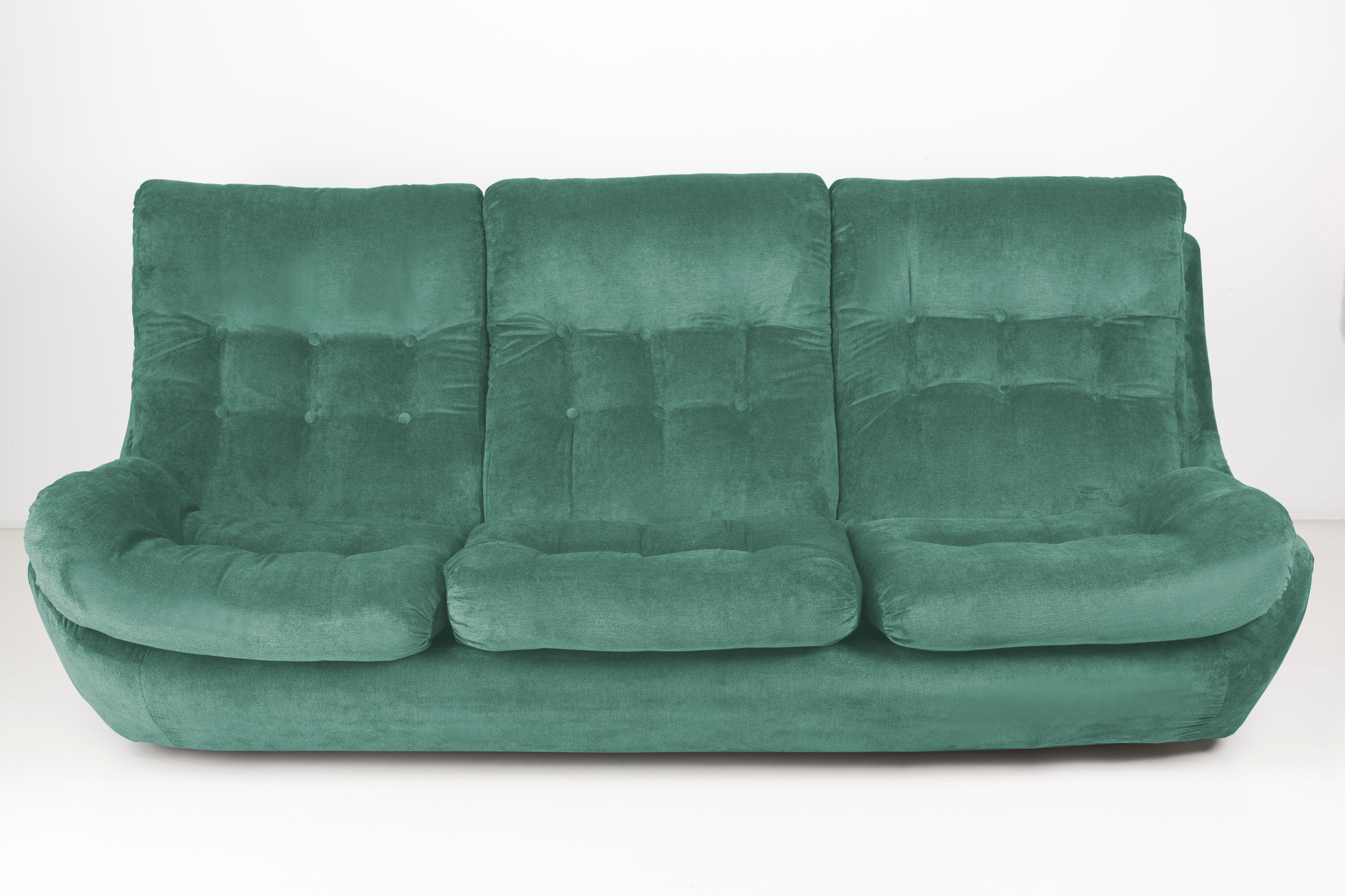 Atlantis sofa from the 1960s, produced in Czech Republic - at the moment they are unique. Due to their dimensions, they perfectly fits apartments providing comfort and beautiful decoration. Covered with high-quality velvet fabric, a space-saving