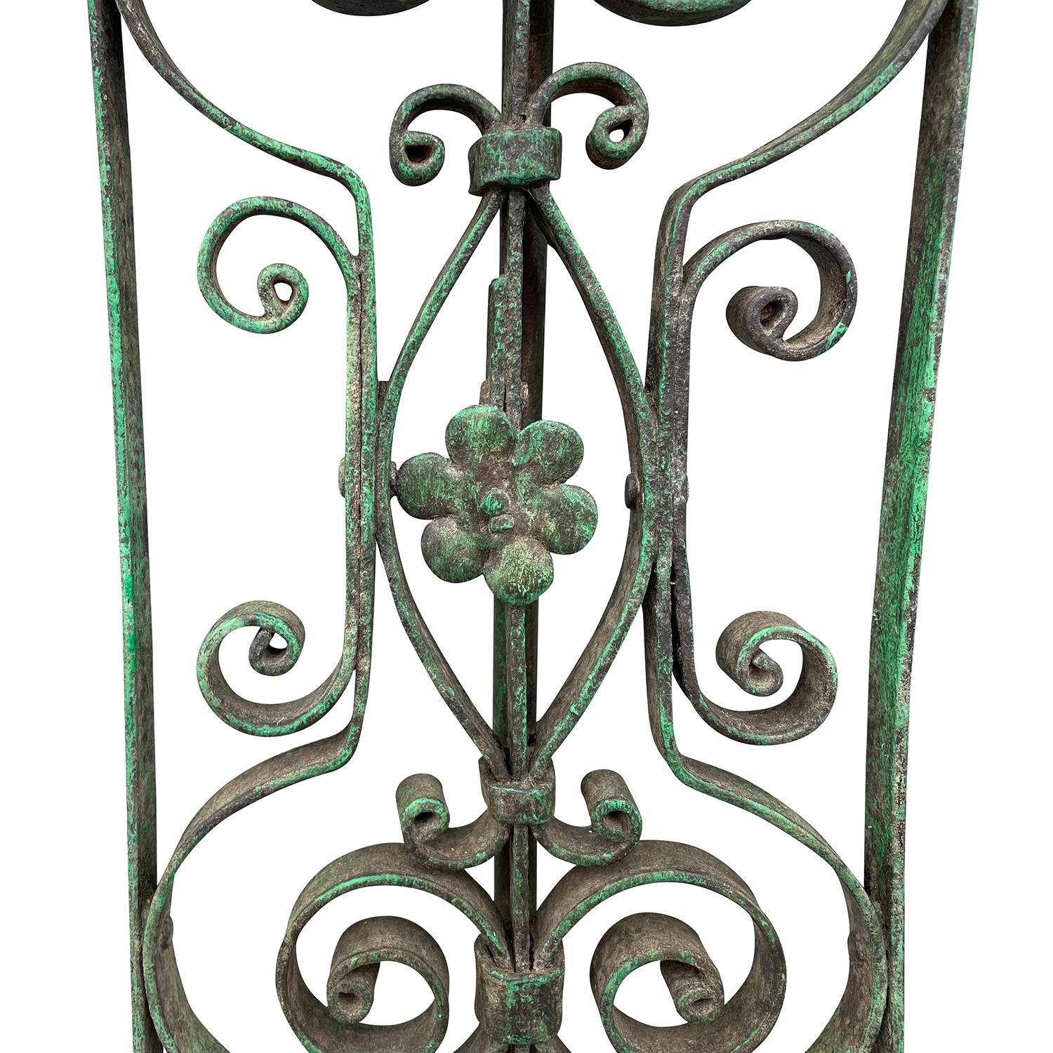 Paire de lampes de bureau vintage similaires vert-jaune du 20ème siècle en vente 4