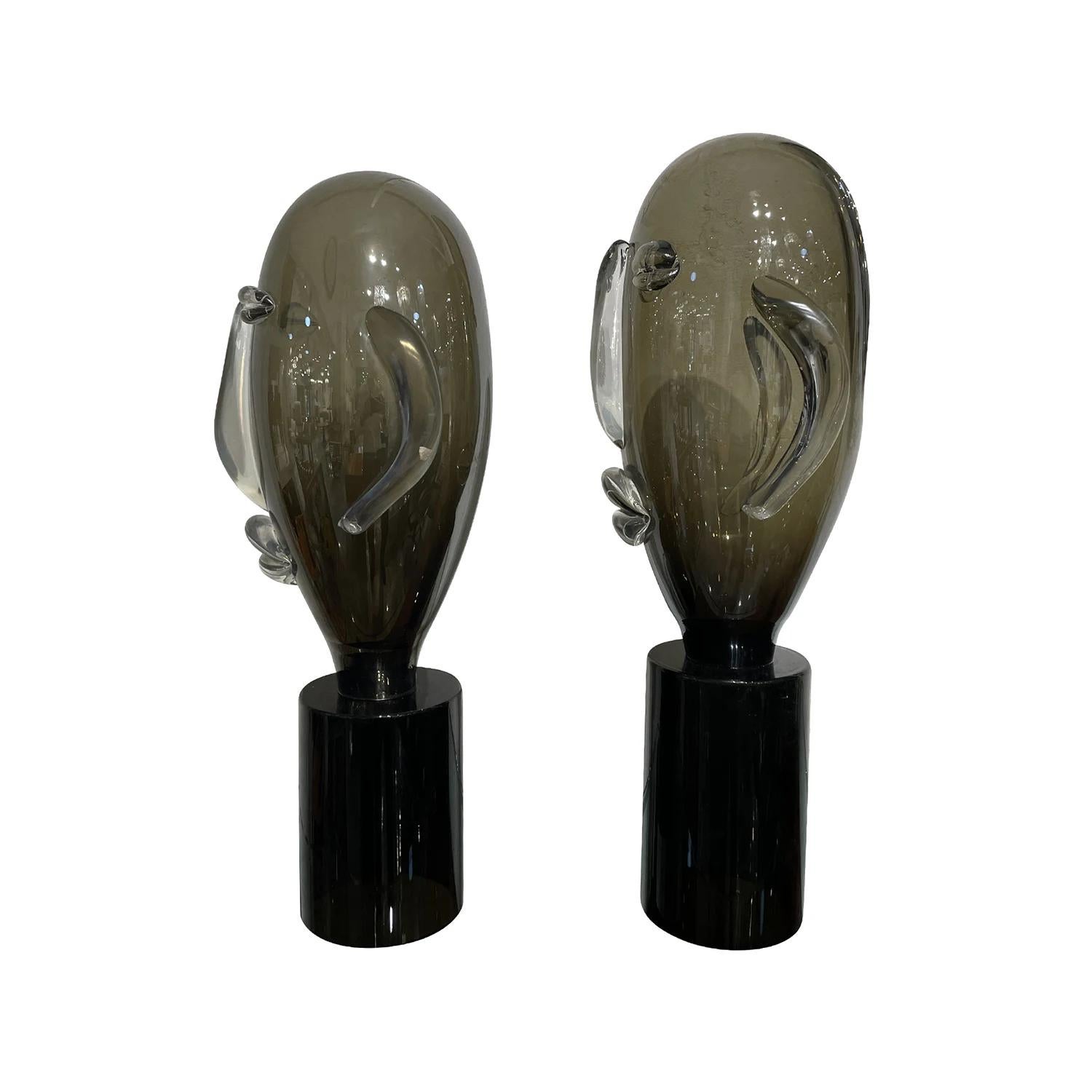 20th Century Grey-Black Italian Pair of Smoked Murano Glass Sculpture Heads In Good Condition For Sale In West Palm Beach, FL