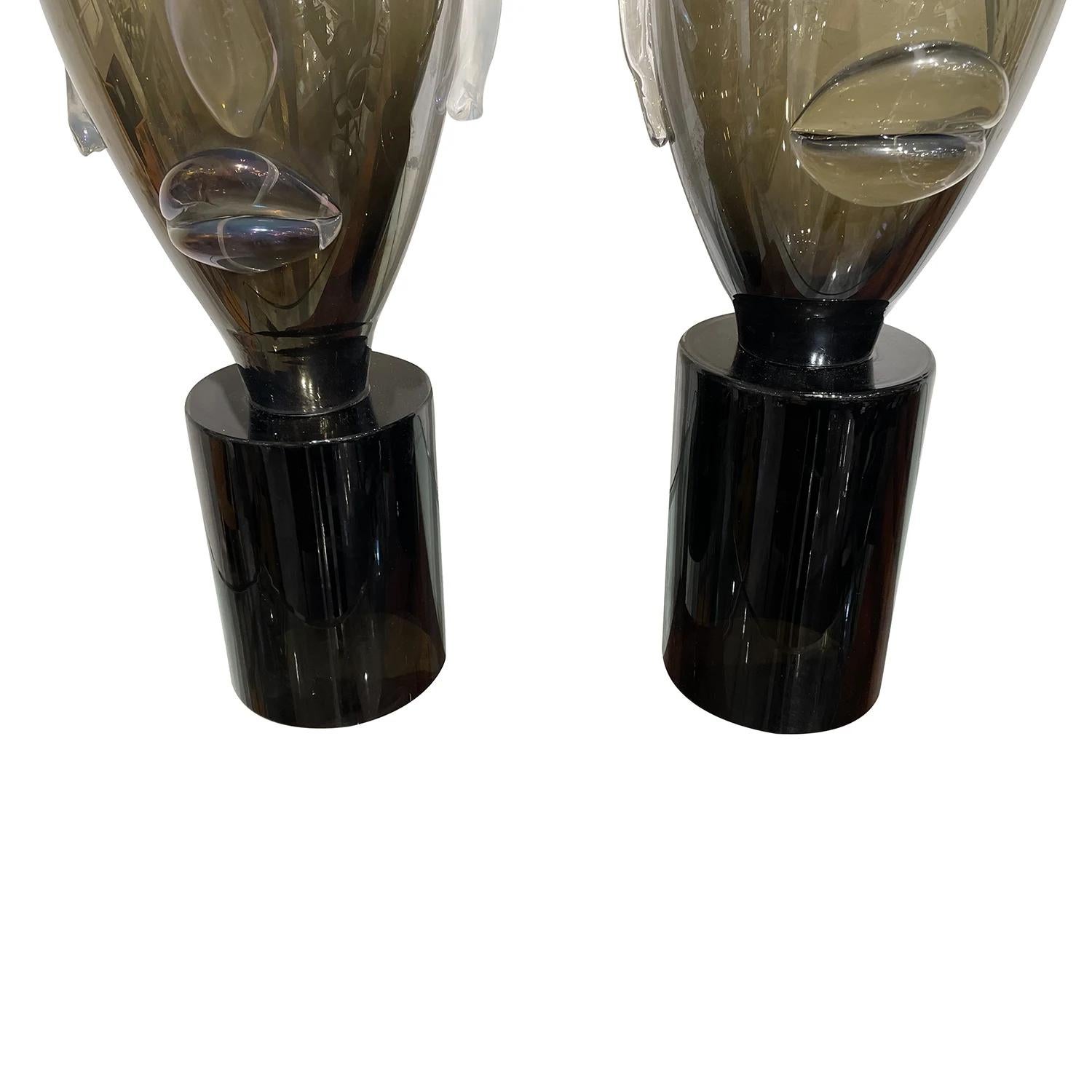 20th Century Grey-Black Italian Pair of Smoked Murano Glass Sculpture Heads For Sale 2