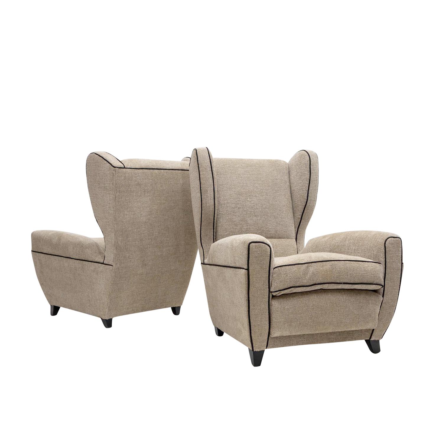 Hand-Crafted 20th Century Grey Italian Pair of Lounge, Wingback Chairs by Melchiorre Bega For Sale