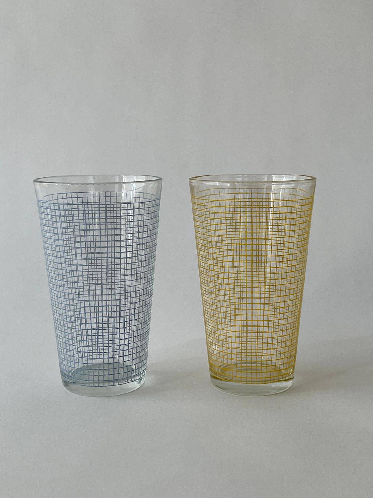 20th century Grid glasses in blue and yellow grids. 

Measures: 3.5