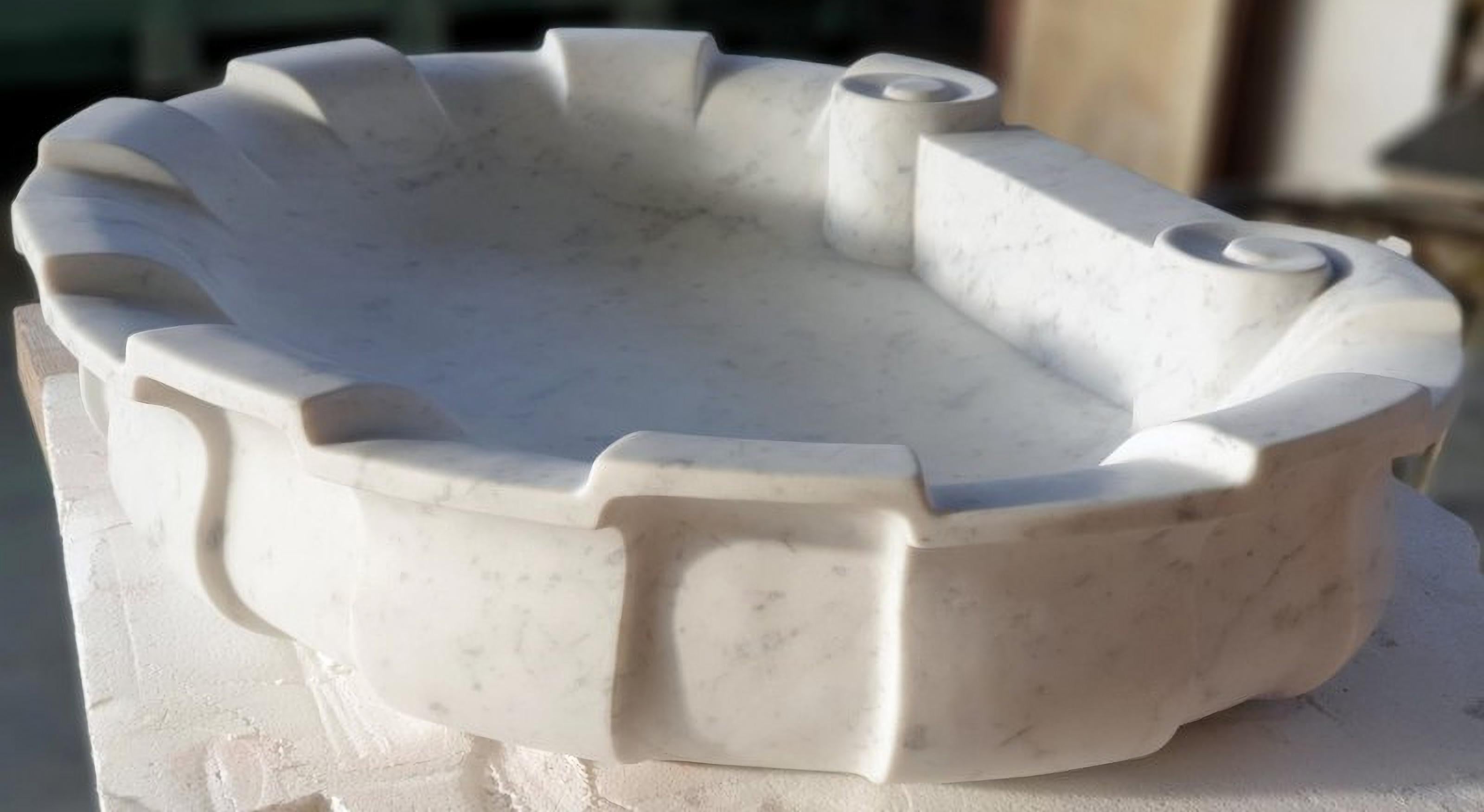 Italian 20th Century GROOVED SHELL WHITE CARRARA MARBLE SINK For Sale