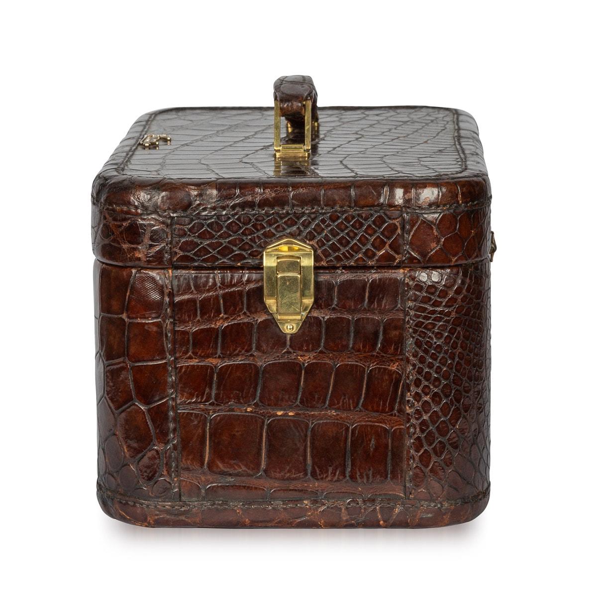 Übernight Travel Vanity Case von Gucci aus Krokodilleder und Messing aus dem 20. Jahrhundert, ca. 1960 im Zustand „Gut“ im Angebot in Royal Tunbridge Wells, Kent