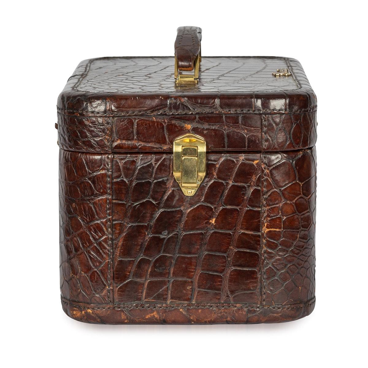 20th Century Gucci Crocodile Leather & Brass Overnight Travel Vanity Case c.1960 In Good Condition For Sale In Royal Tunbridge Wells, Kent