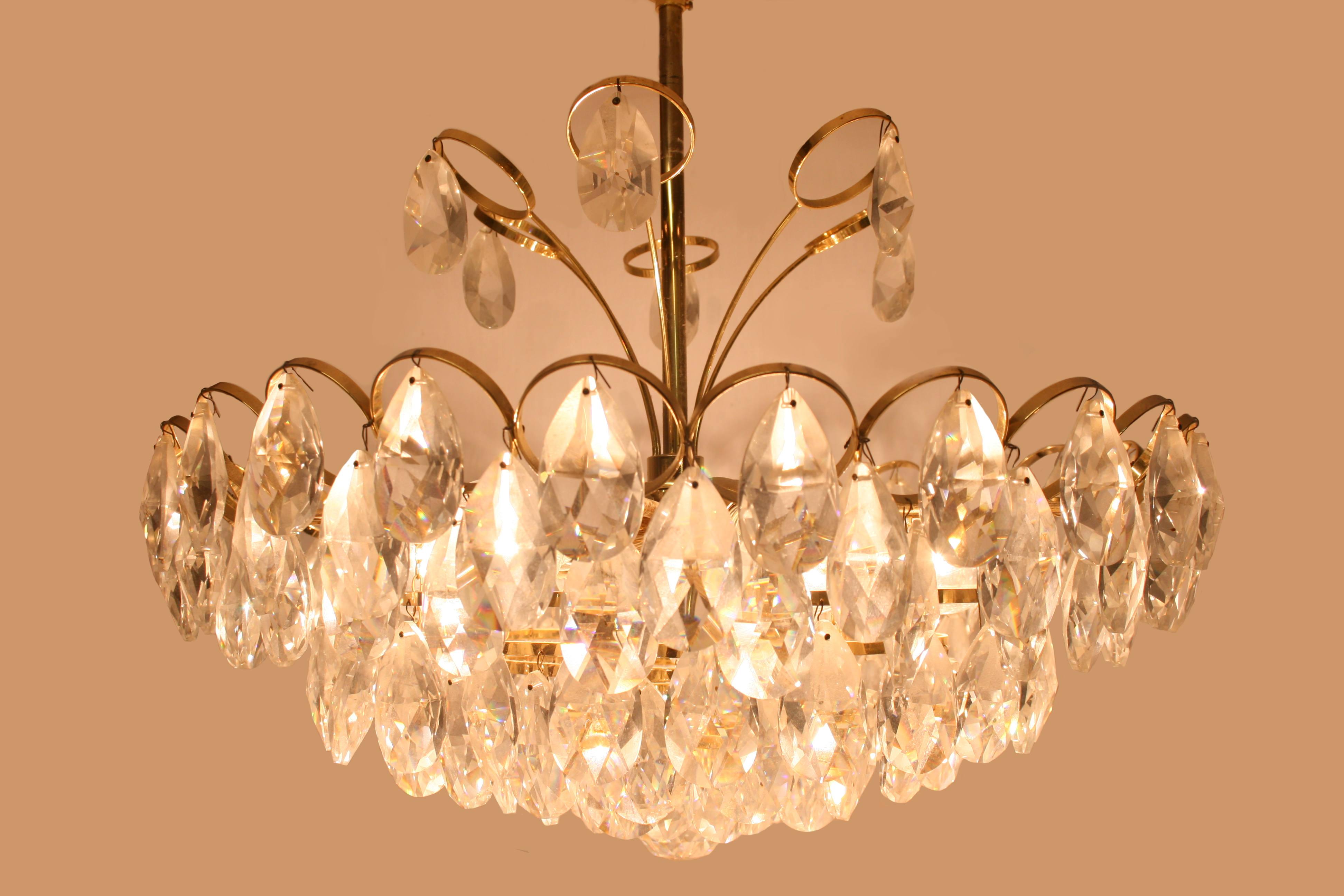 Mid-Century Modern 20th Century Guilded Crystal Brass Chandelier by Palwa Large Pendant Lamp For Sale