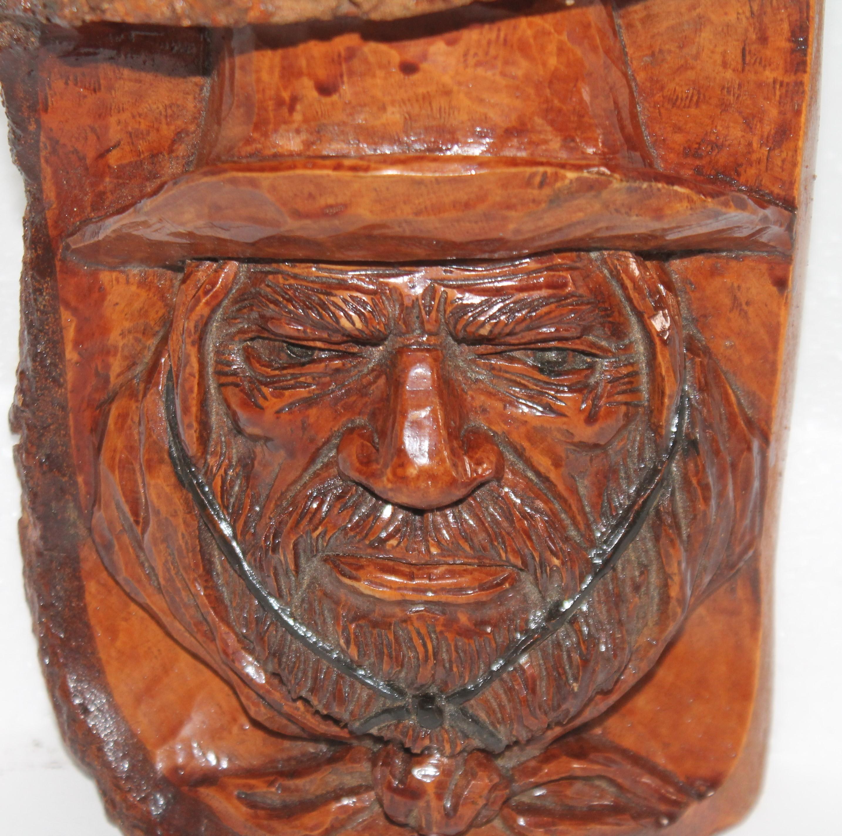 20. Jahrhundert Hand geschnitzt Holz Folk Art Schnitzereien / Buchstützen (Adirondack) im Angebot