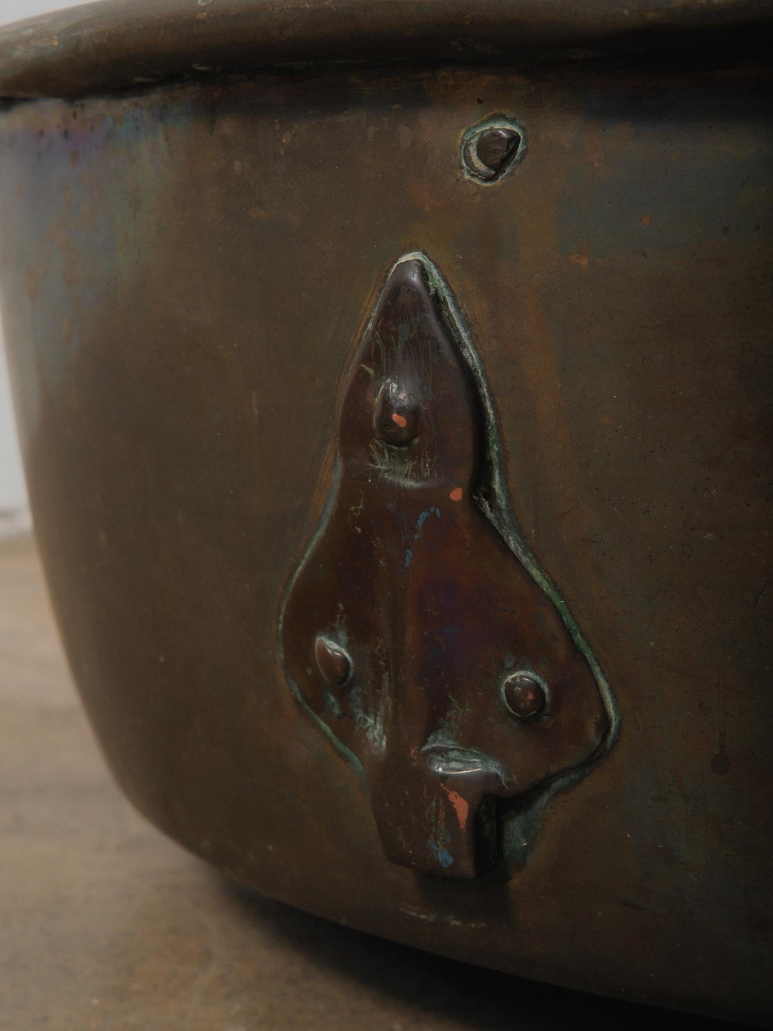 20th Century Hand-Forged Copper Vat With Swing Handle en venta 3