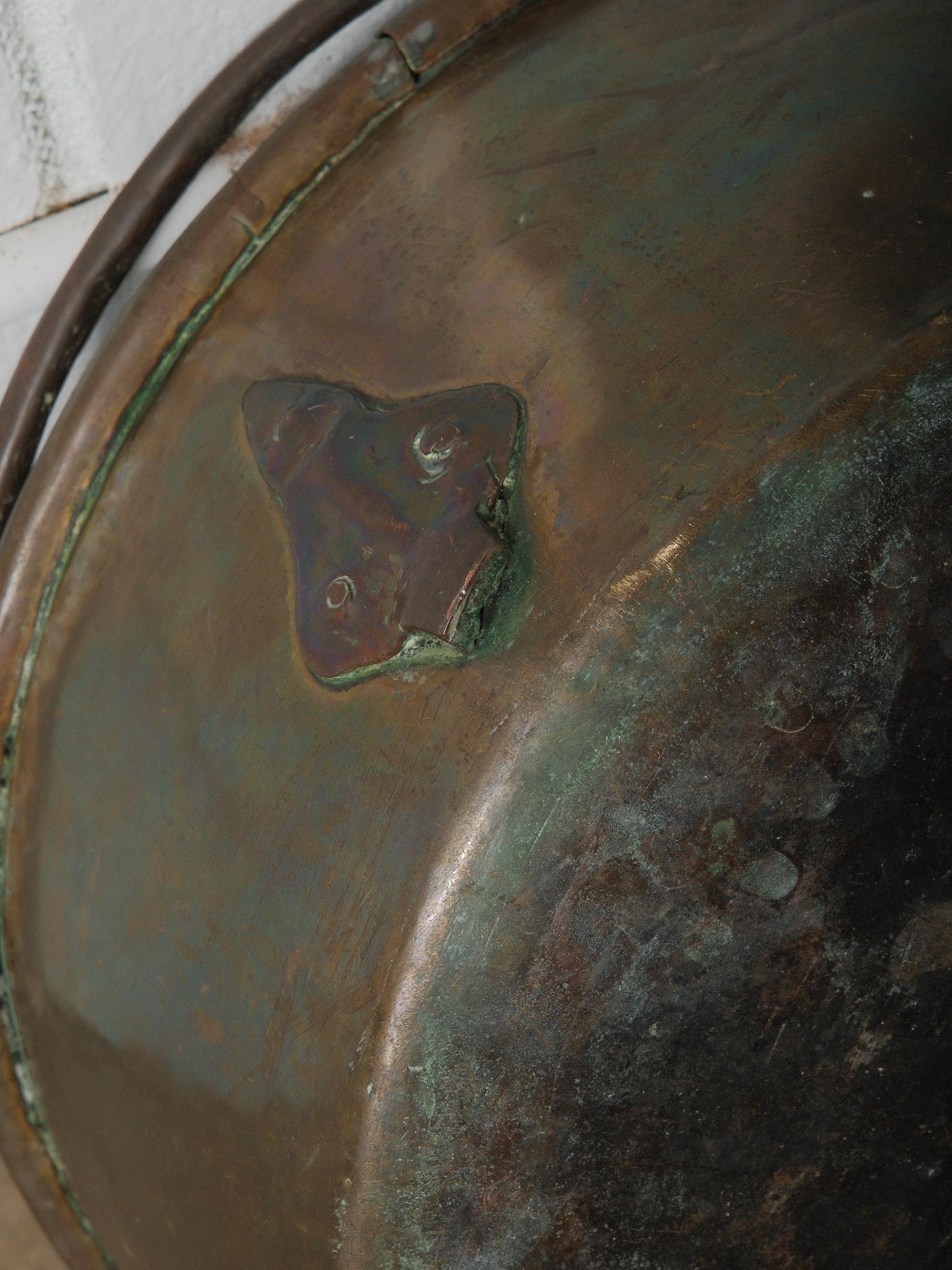 20th Century Hand-Forged Copper Vat With Swing Handle en venta 4