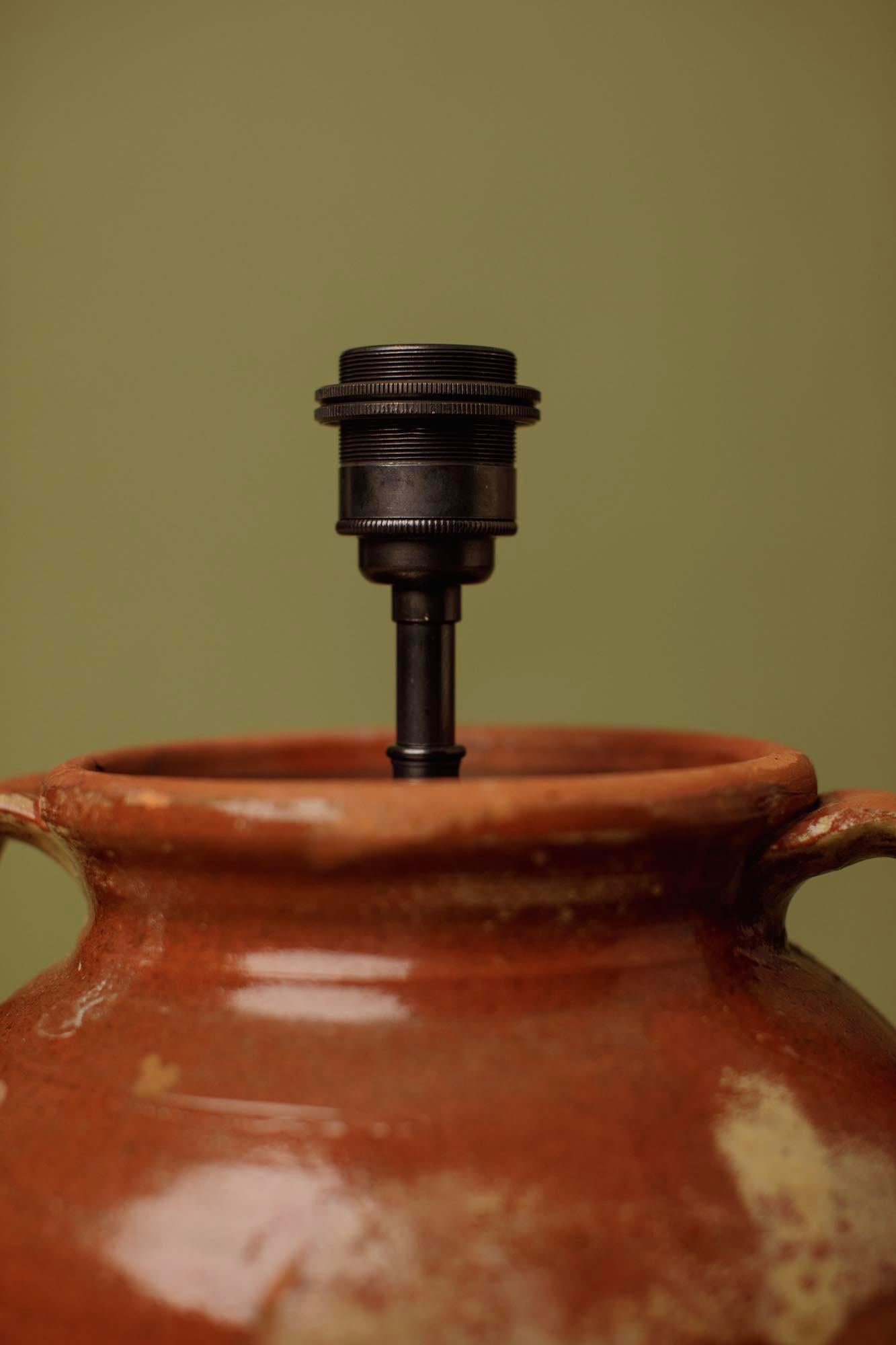 Lampe de table en terre cuite méditerranéenne émaillée à la main du 20e siècle Bon état à London, GB