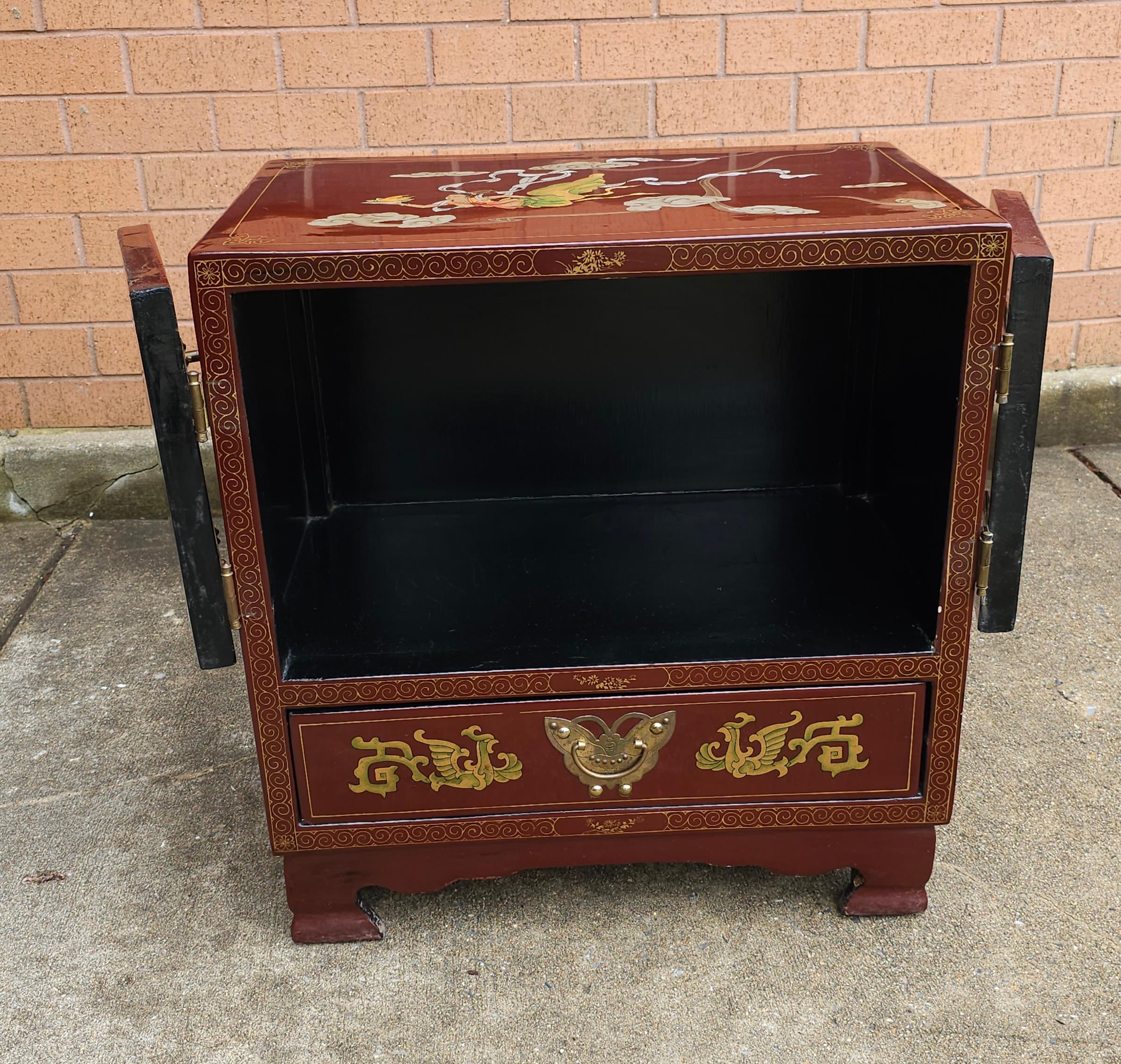20th Century Hand Painted and Decorated Chinoiserie Red Lacquered Side Cabinet For Sale 3