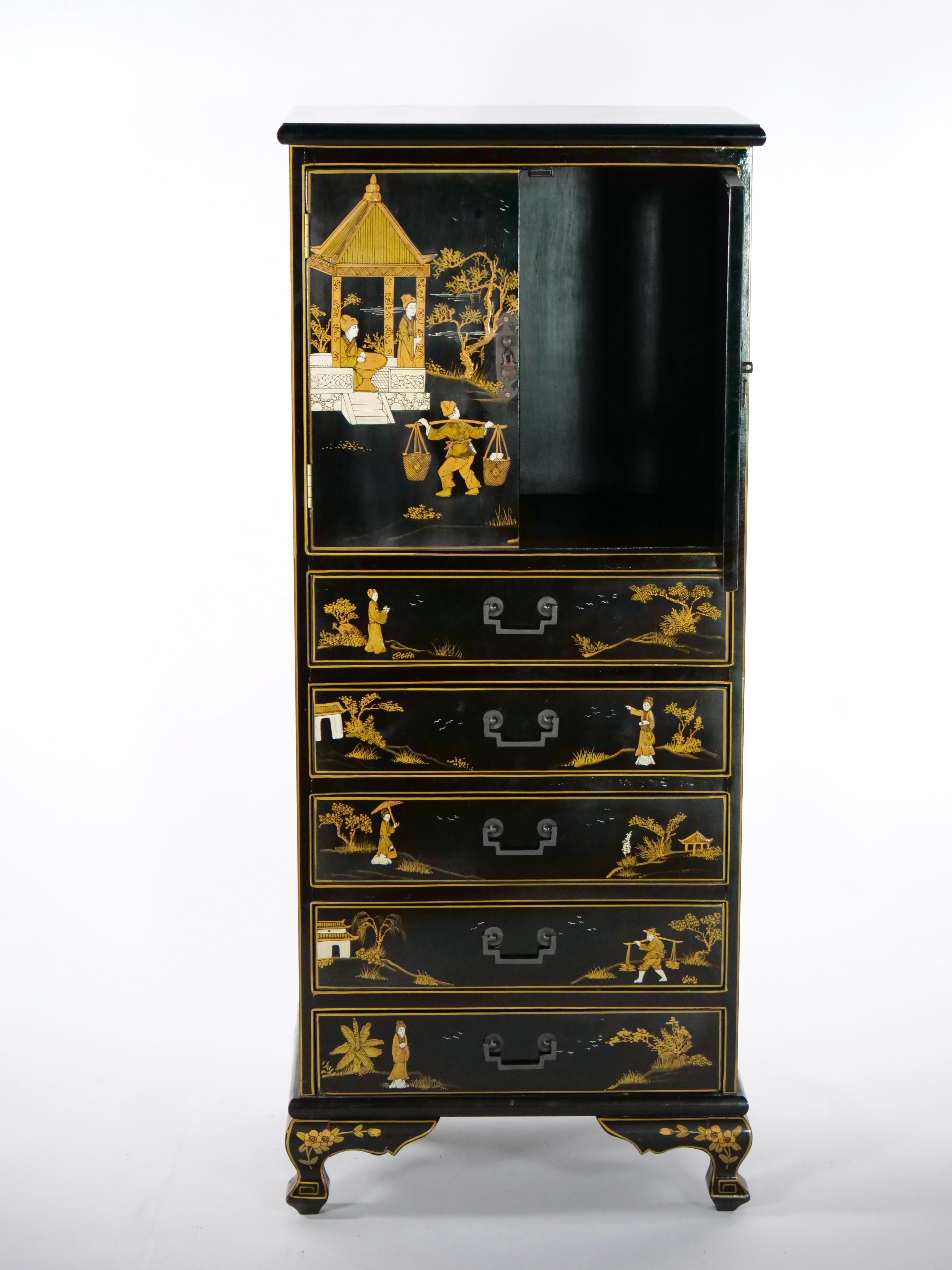 Chinoiserie 20th Century Hand Painted / Decorated Black Lacquer Dry Bar For Sale