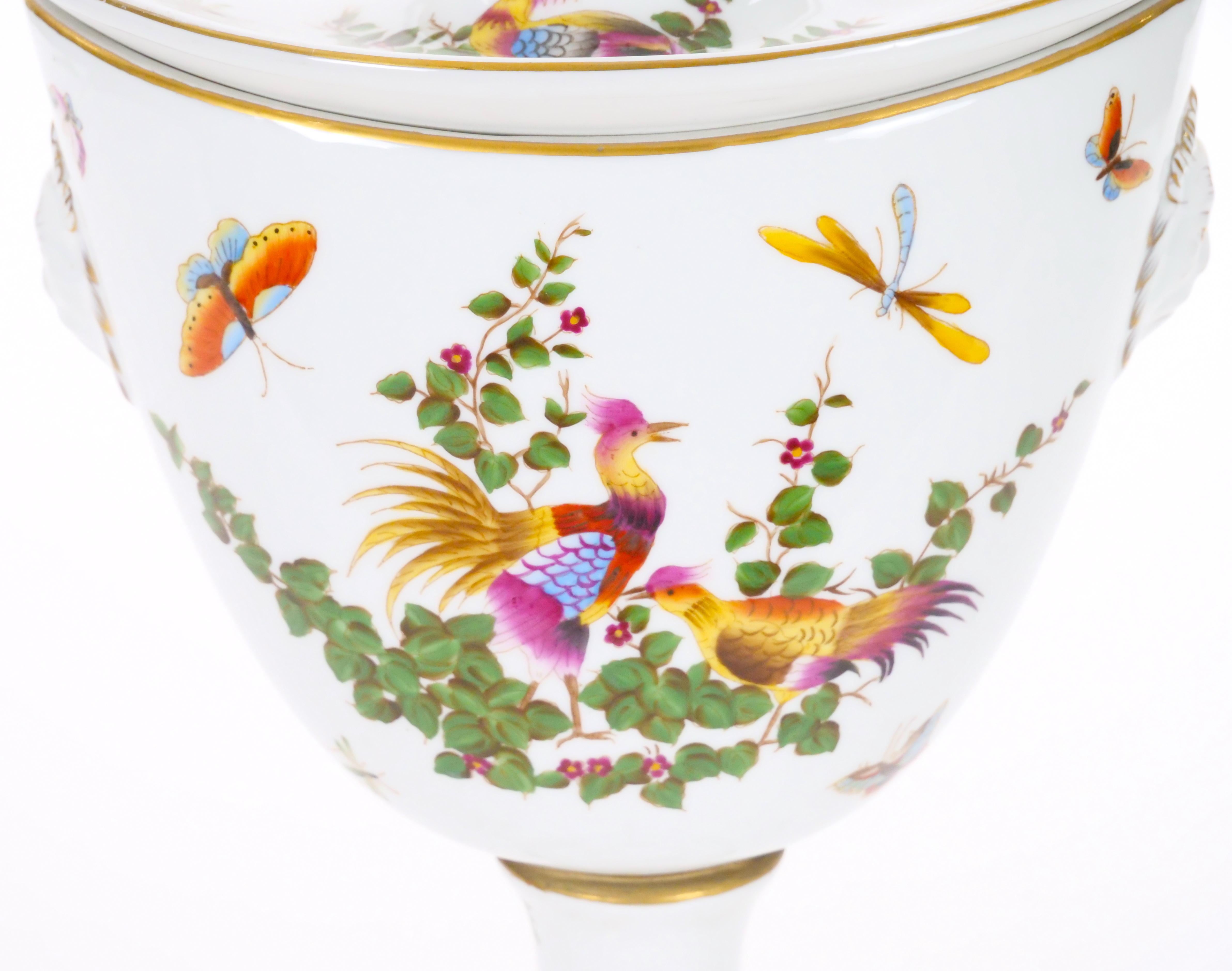 Urne decorative dipinte a mano e dorate del 20° secolo in vendita 4