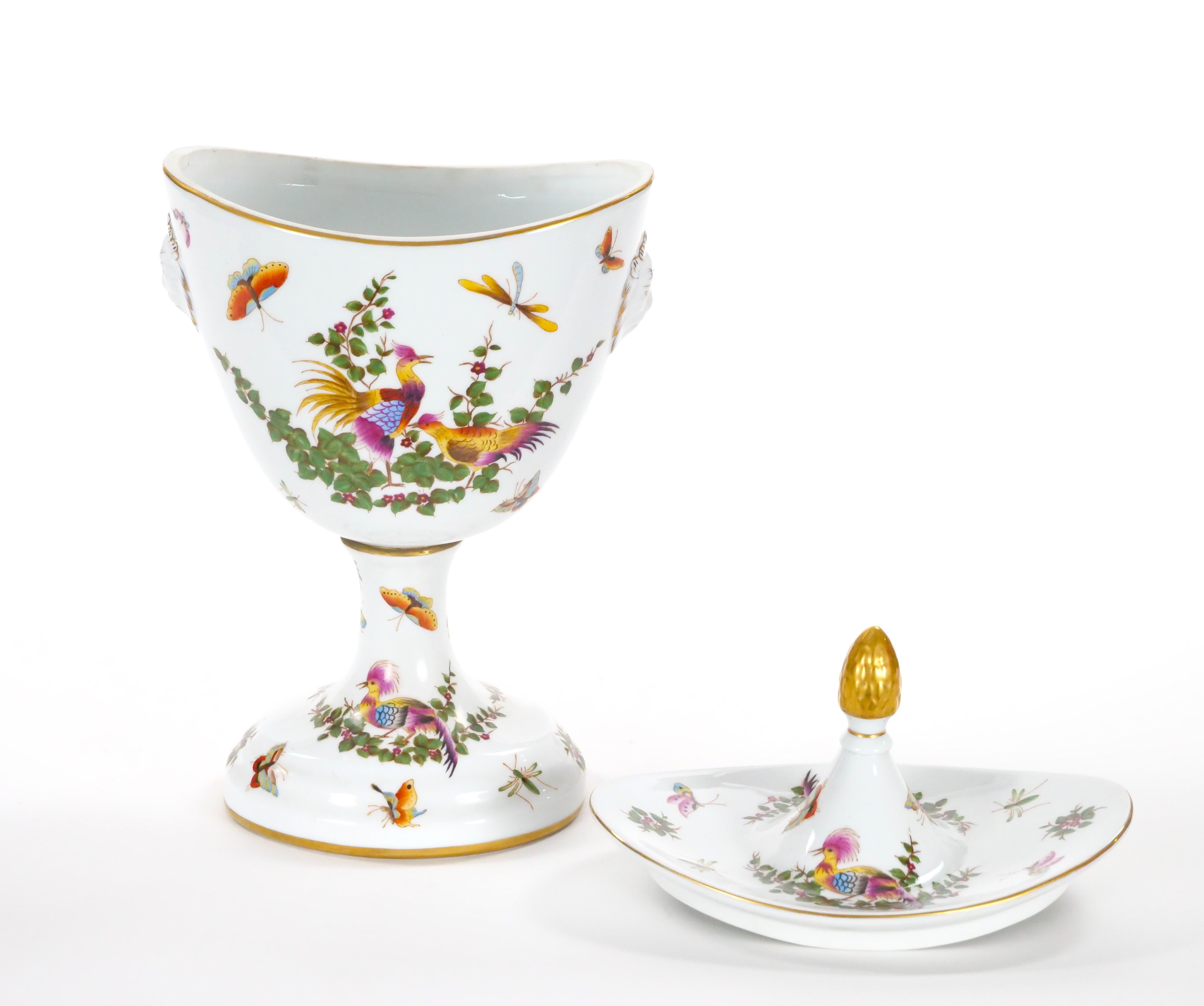 Urne decorative dipinte a mano e dorate del 20° secolo in vendita 9
