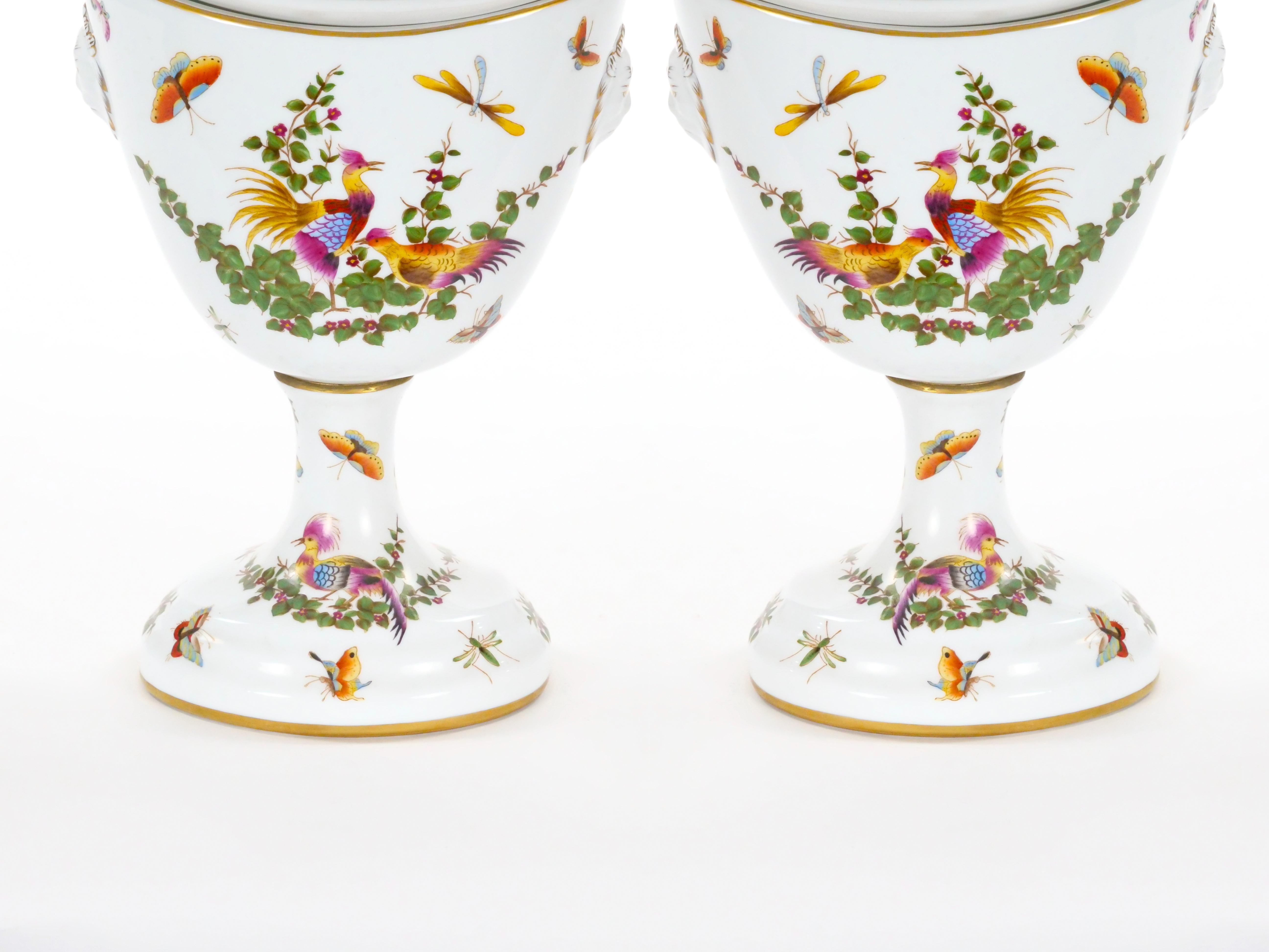 Oro Urne decorative dipinte a mano e dorate del 20° secolo in vendita