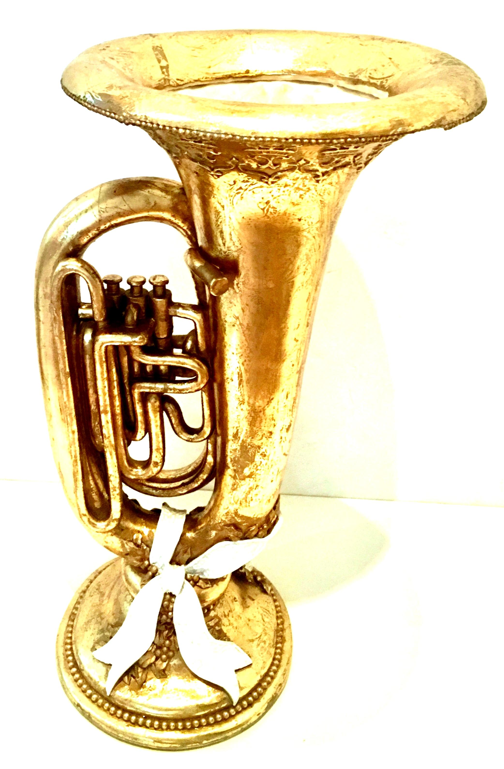 20th Century Hand Painted Gold Leaf Ceramic French Horn Center Vase In Good Condition For Sale In West Palm Beach, FL