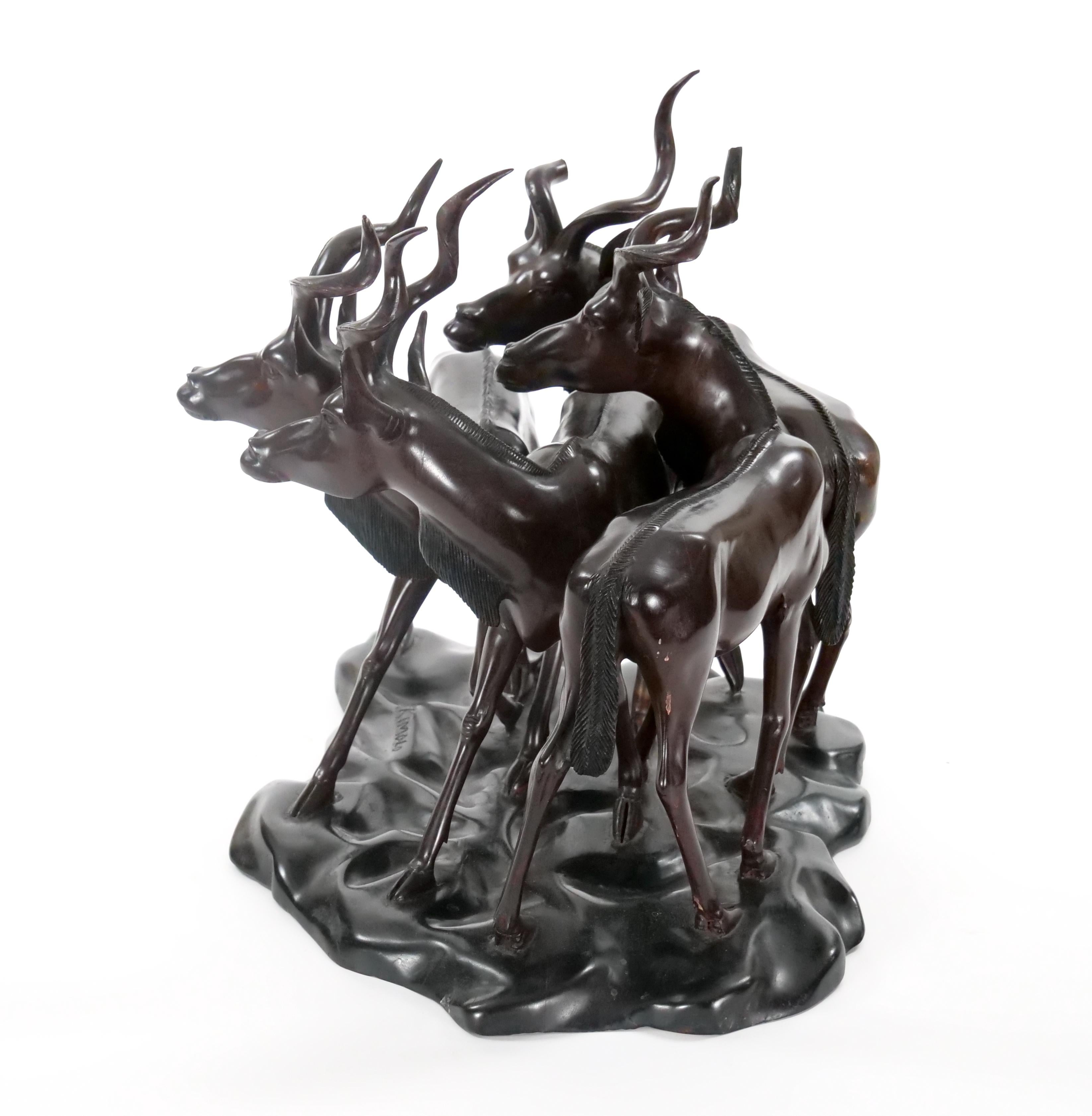 Escultura Decorativa de Madera Pintada a Mano del Siglo XX / Paquete de Gacelas en Bueno estado para la venta en Tarry Town, NY