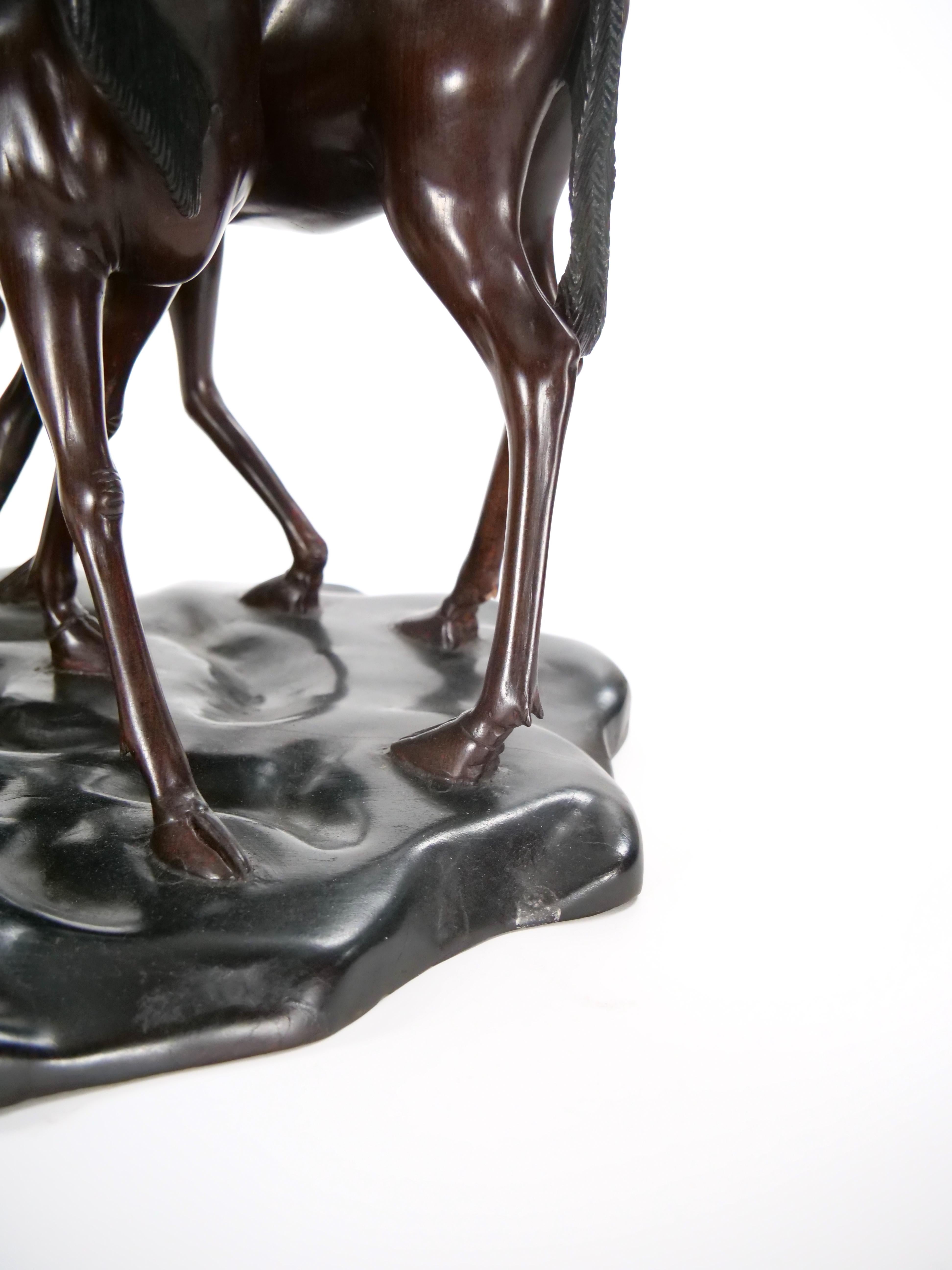 Escultura Decorativa de Madera Pintada a Mano del Siglo XX / Paquete de Gacelas en venta 2