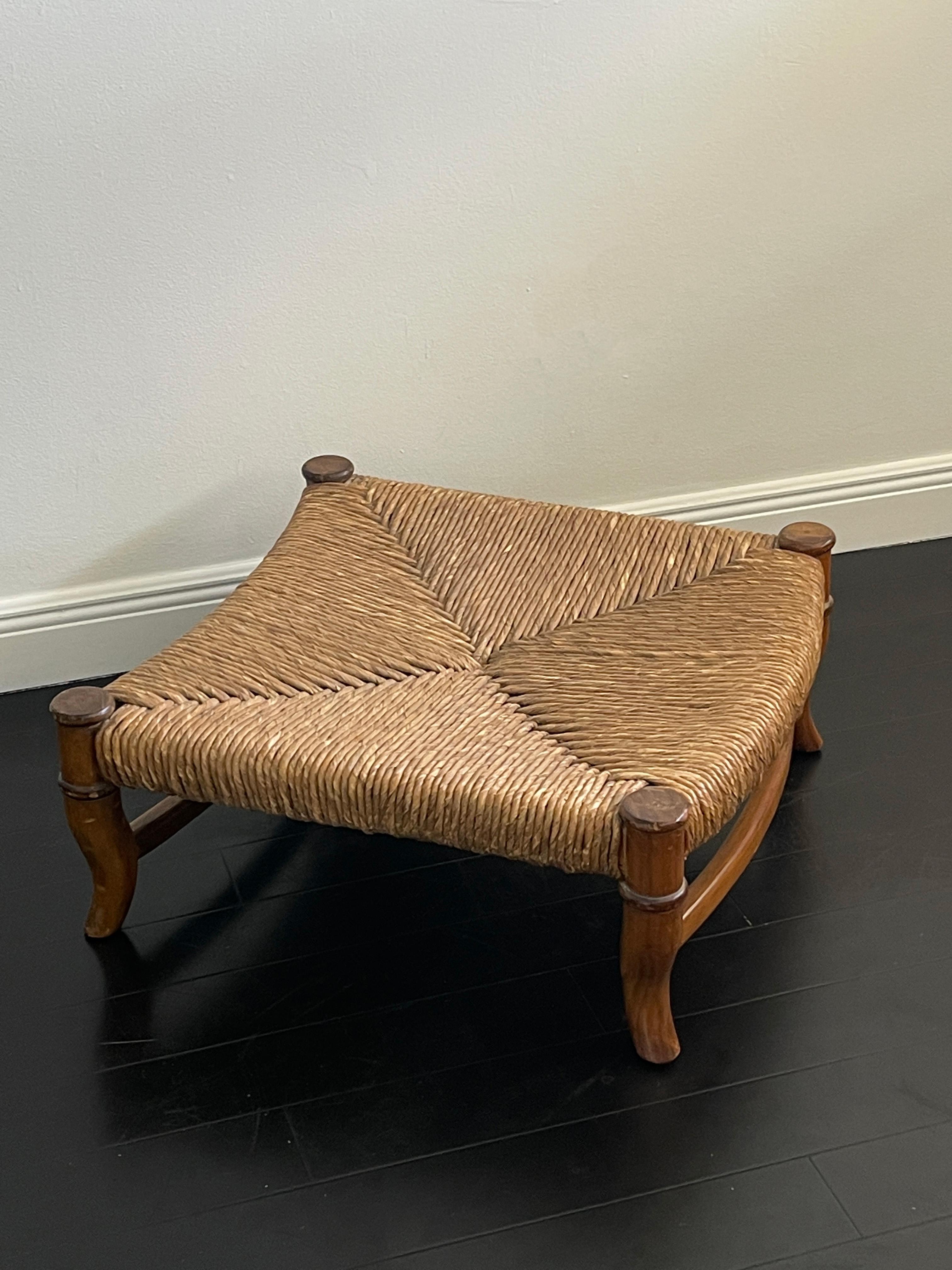 American Classical 20th Century Hand Woven Wicker and Wood Ottoman For Sale