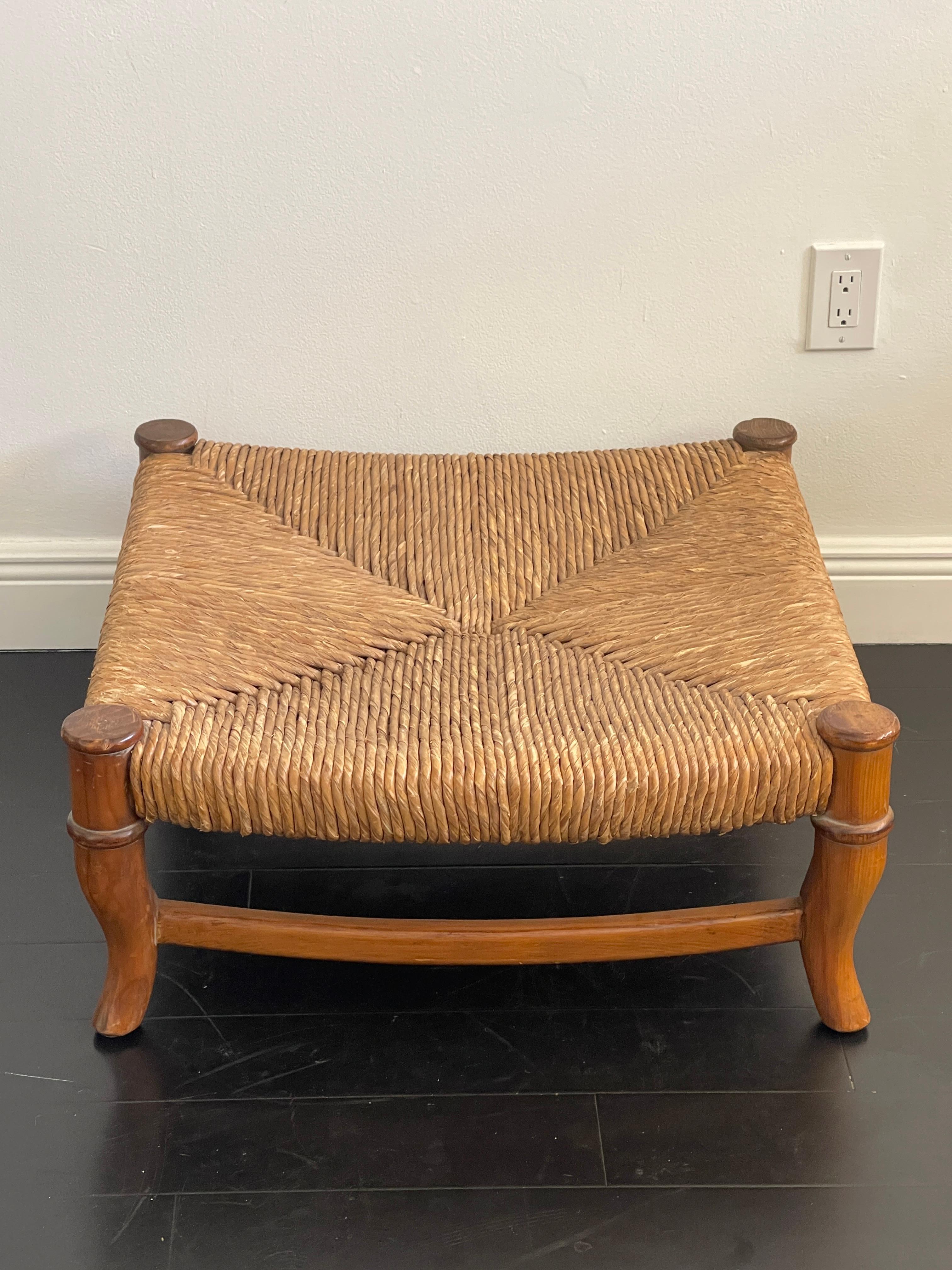20th Century Hand Woven Wicker and Wood Ottoman In Good Condition For Sale In Miami, FL
