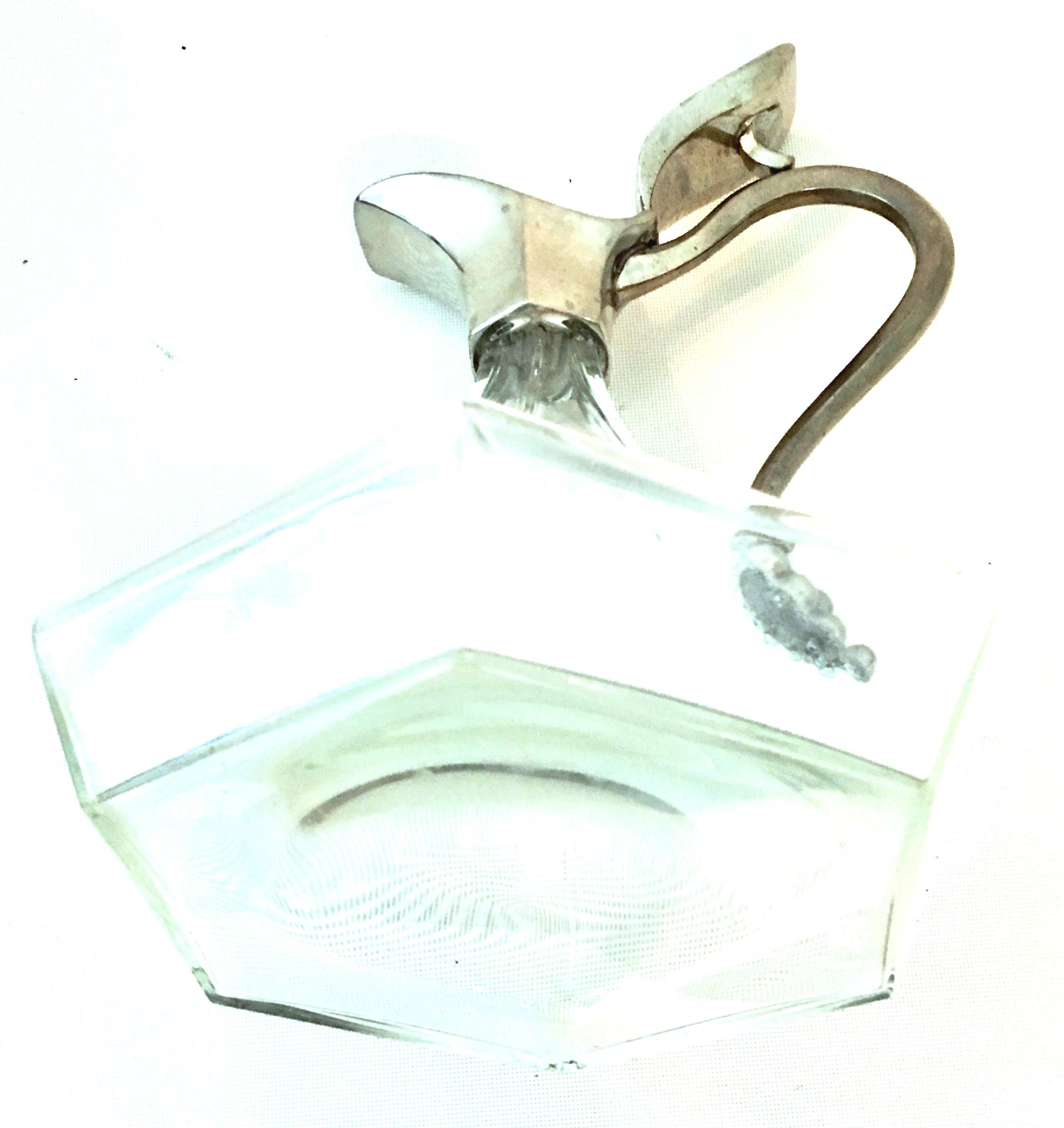 Carafe en verre soufflé à la bouche et en étain du 20e siècle par Jean Goardere en vente 4