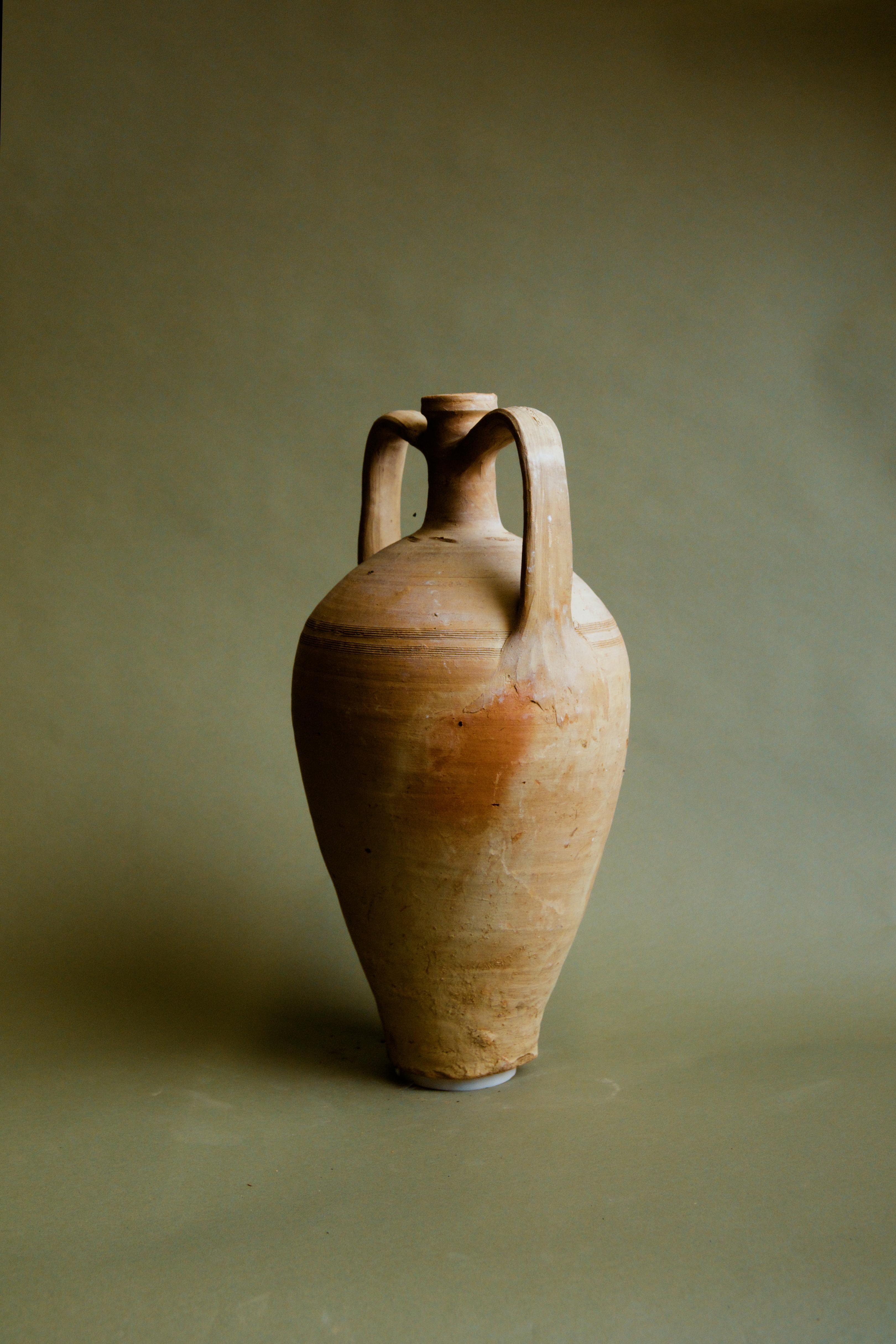 Primitif Pot à amphores du 20e siècle fabriqué à la main en Cappadoce en vente