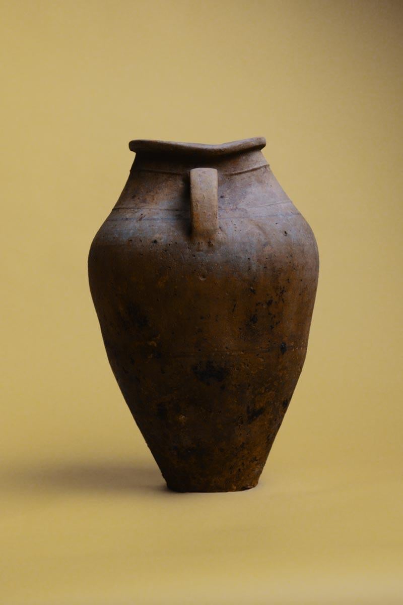 Intagliato a mano Vaso per la conservazione del grano realizzato a mano nel XX secolo in vendita