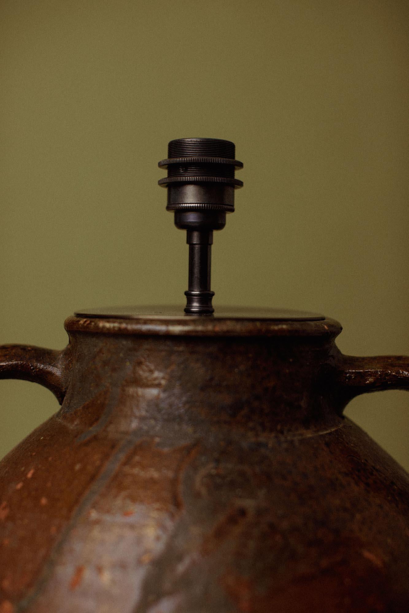 Lampe de table en terre cuite artisanale du 20e siècle, Méditerranée Bon état - En vente à London, GB