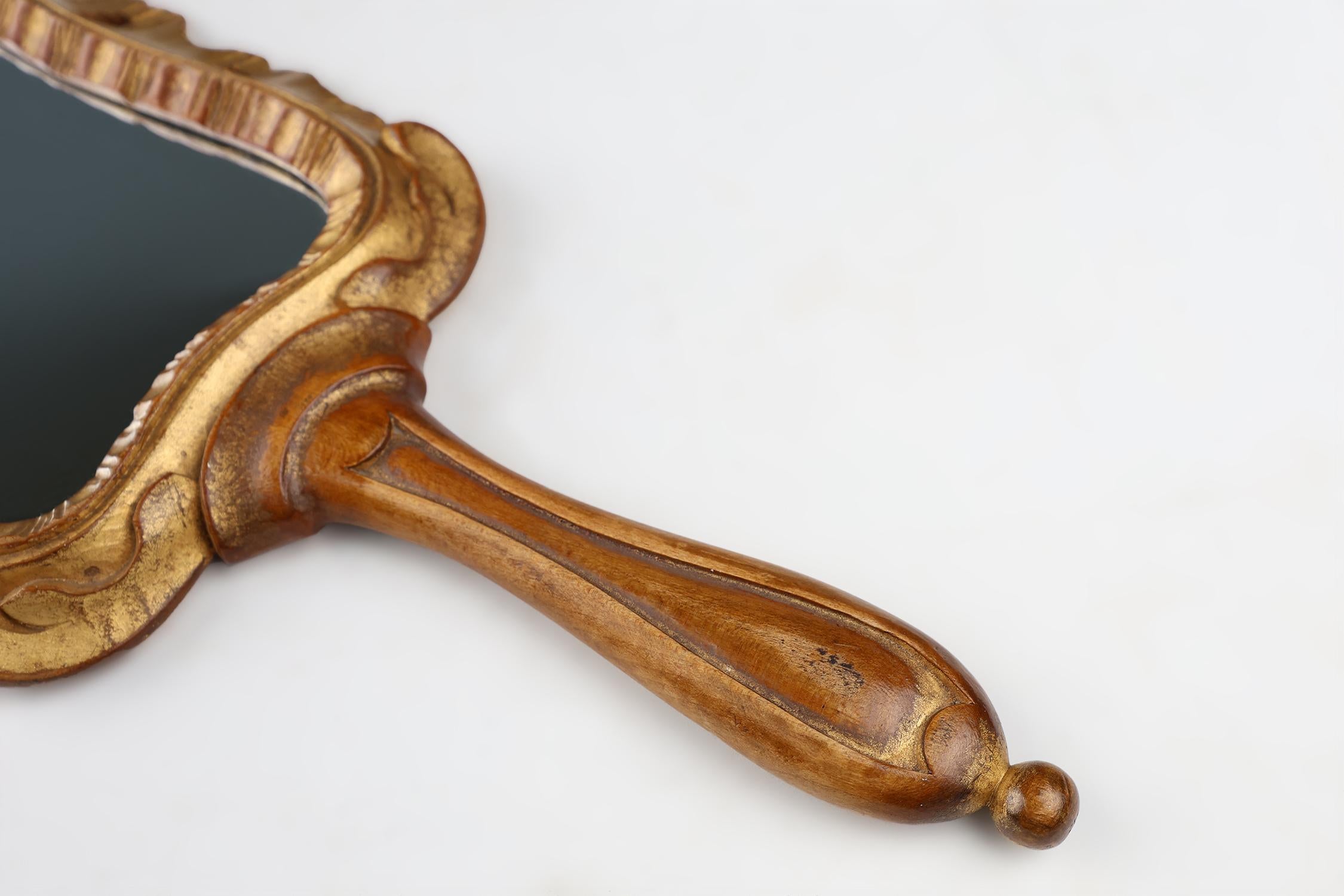 Sculpté Miroir à main en bois, fabriqué à la main au 20e siècle, France en vente